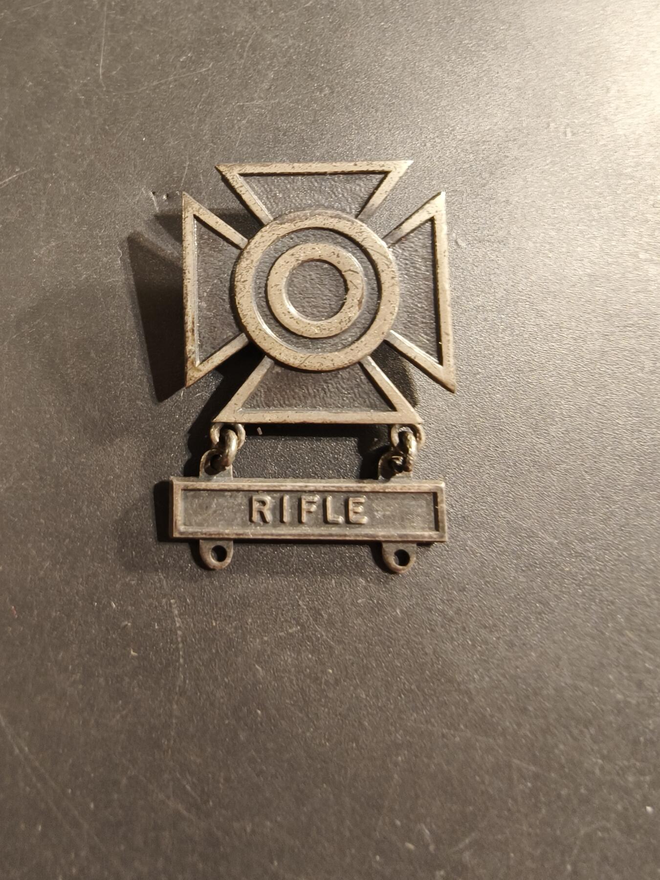 老王徽章第174期 美国陆军神射手技能章   二战时期横针版   925银   步枪勋条   10.3g
