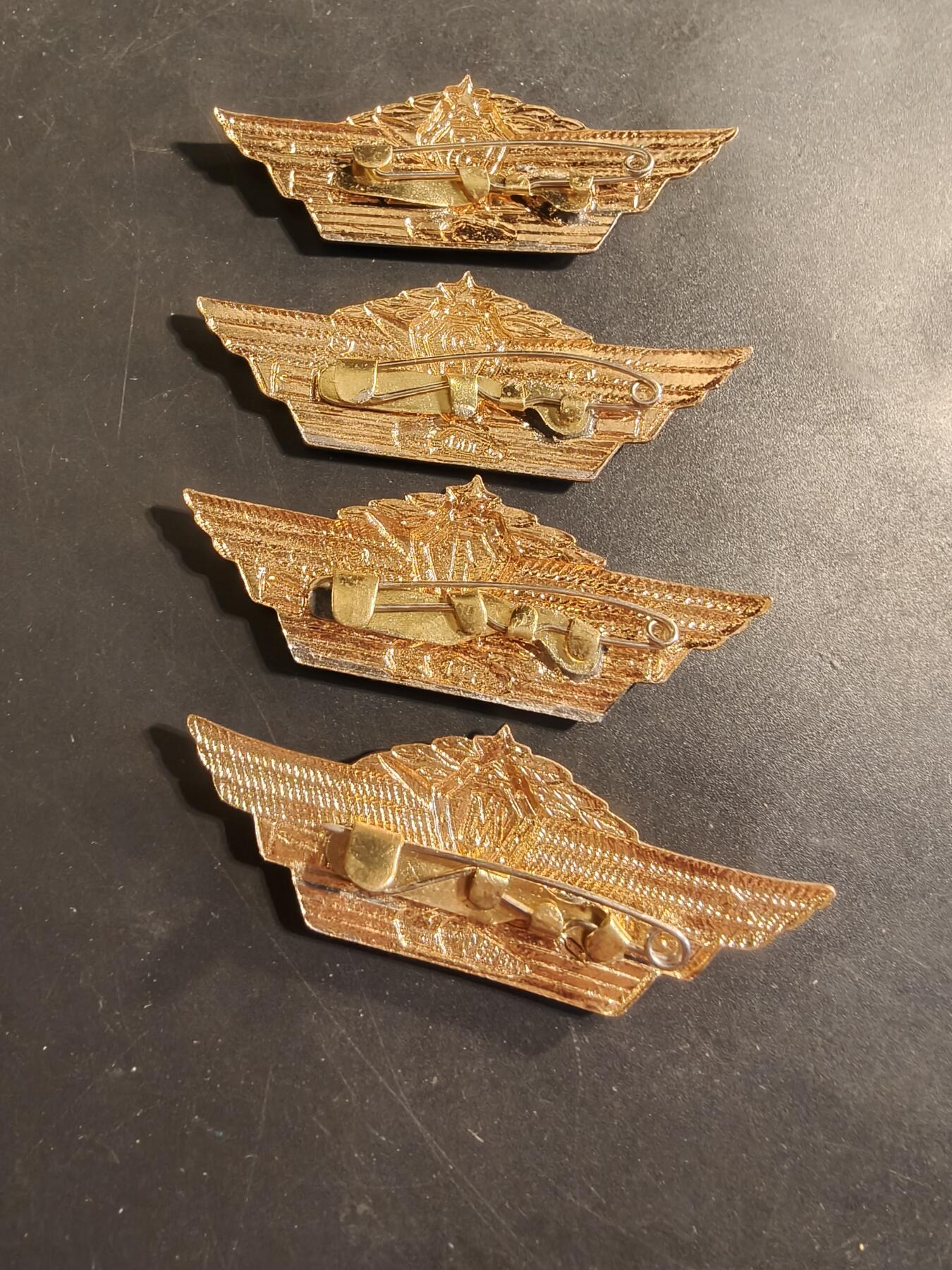 老王徽章第174期 苏联坦克兵123M级技能章一组