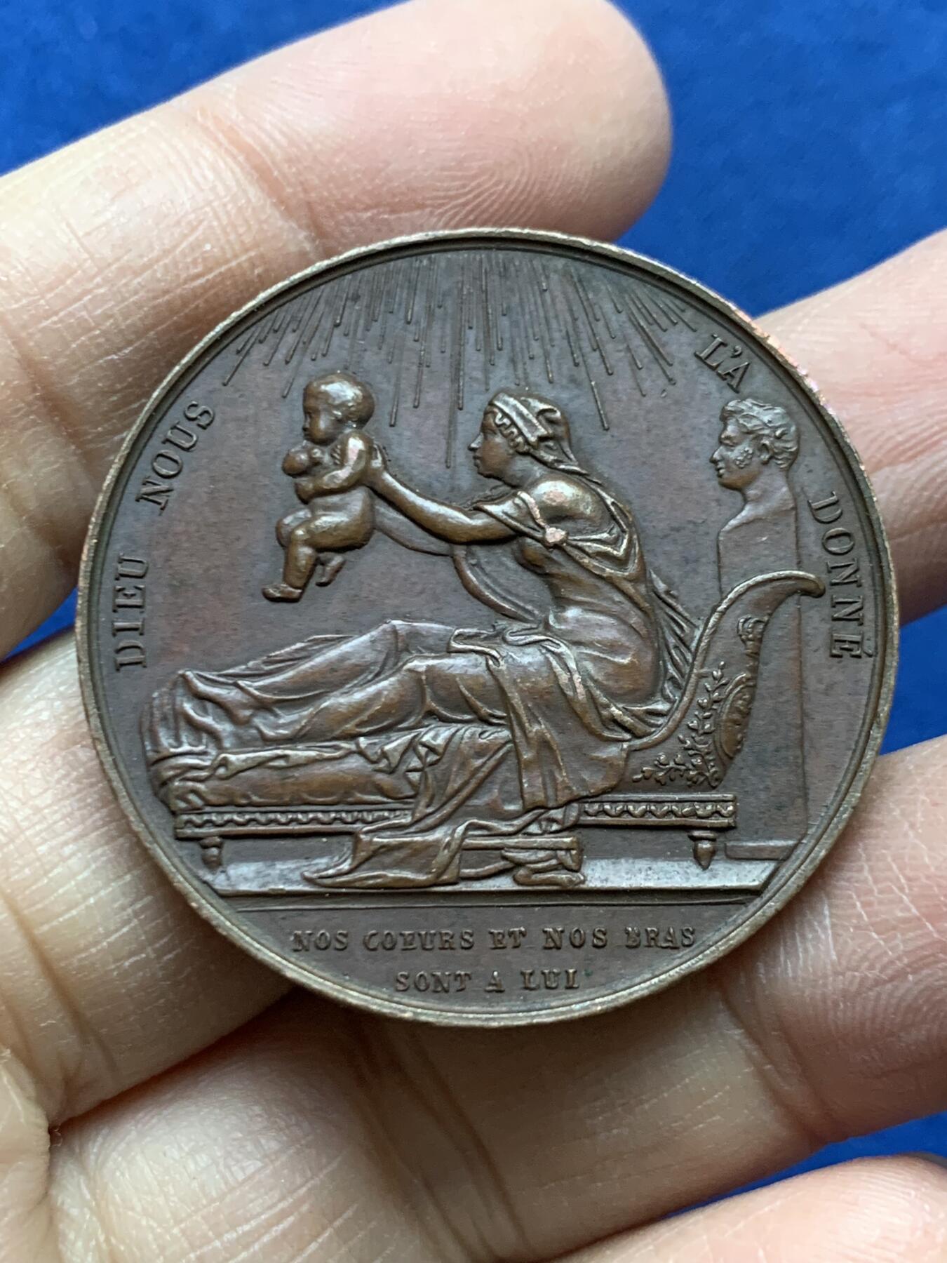 《竞宝斋》第454场 周日，周一 2场连拍 （全场包邮，欢迎送拍） 法国路易十八时期1820年9月29日亨利五世诞辰纪念铜章 光边原铸 好品 33.2克 37.8mm