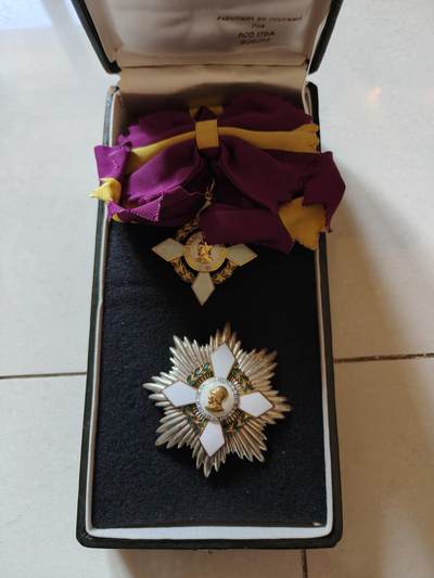 老王徽章第174期 - 巴拿马大十字级瓦斯科·努涅兹·德·巴尔博亚勋章     少见哥伦比亚珠宝商代工版本    原盒     银质镀金珐琅