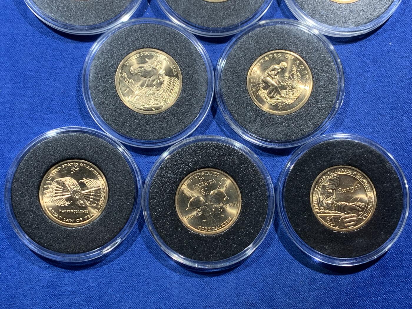 《竞宝斋》第454场 周日，周一 2场连拍 （全场包邮，欢迎送拍） 11枚一组 美国总统1美元纪念币2枚+萨卡加维亚1美元纪念币9枚