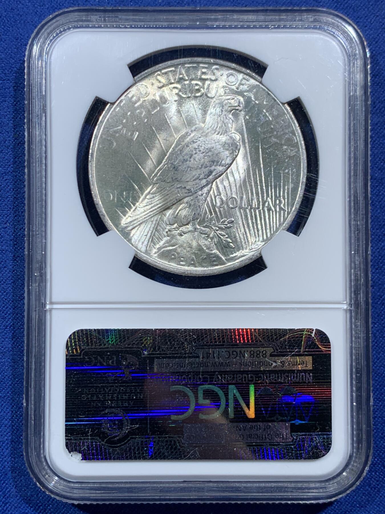 《竞宝斋》第454场 周日，周一 2场连拍 （全场包邮，欢迎送拍） NGC MS63 美国 1923年 1美元  和平银币 老盒严评 淡黄包浆