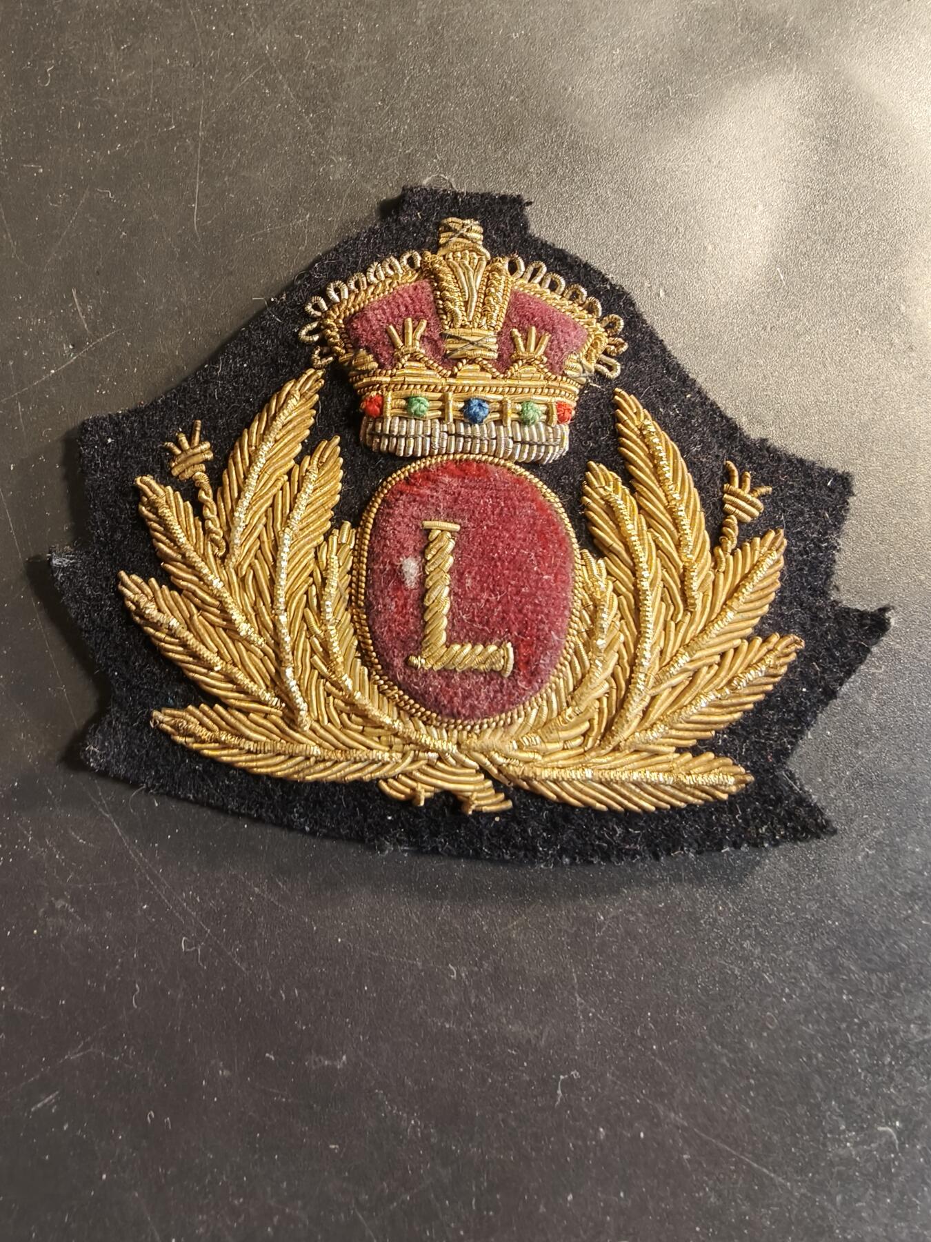 老王徽章第174期 英国皇家海军一级士官大檐帽帽徽    国王版本   刺绣版