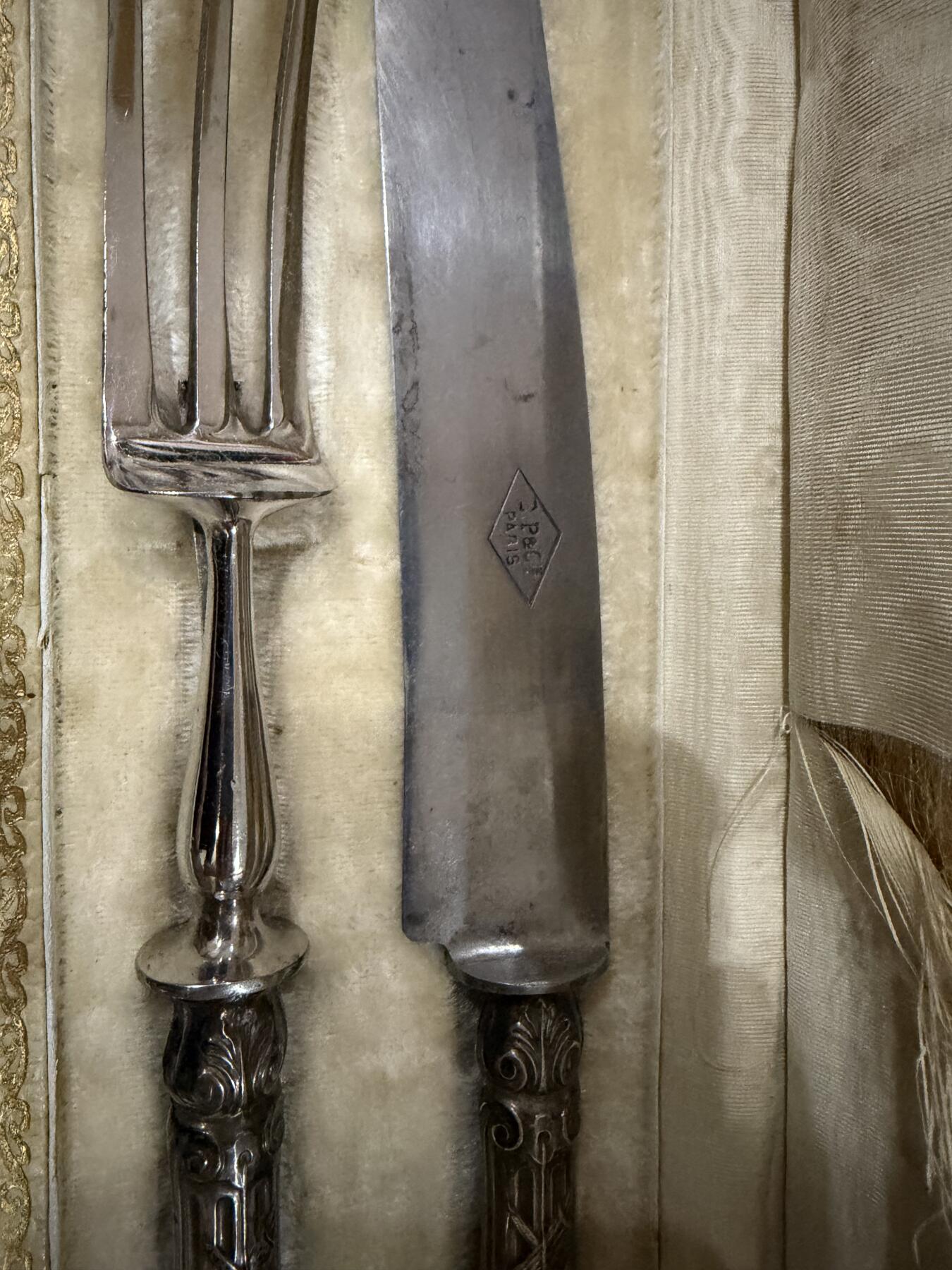 海外回流精品（欧美专场） 欧走回流纯银餐具，刀柄与叉柄处为纯银。共计207.3g。