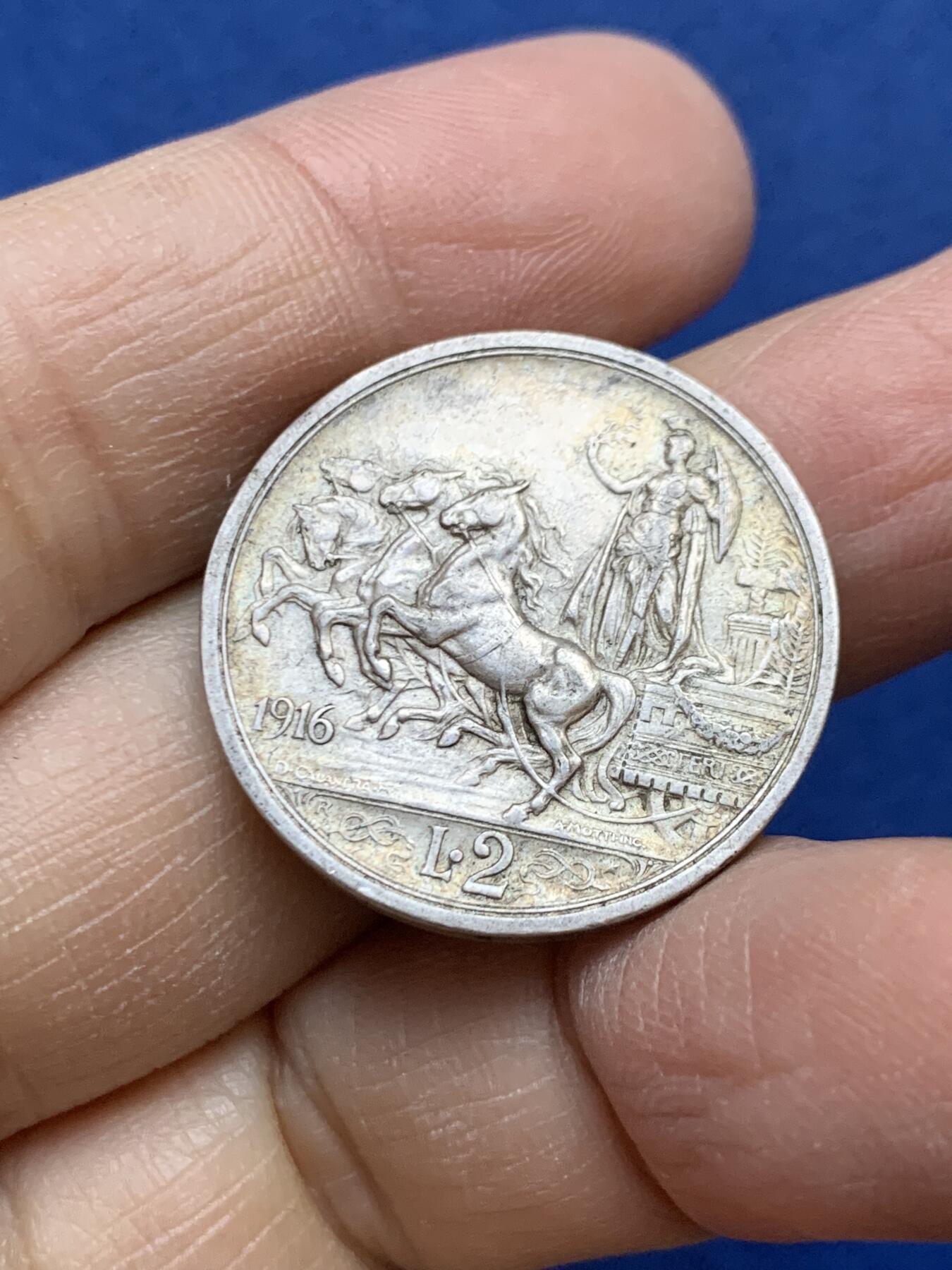 《竞宝斋》第454场 周日，周一 2场连拍 （全场包邮，欢迎送拍） 意大利1916年马车2里拉银币 经典设计