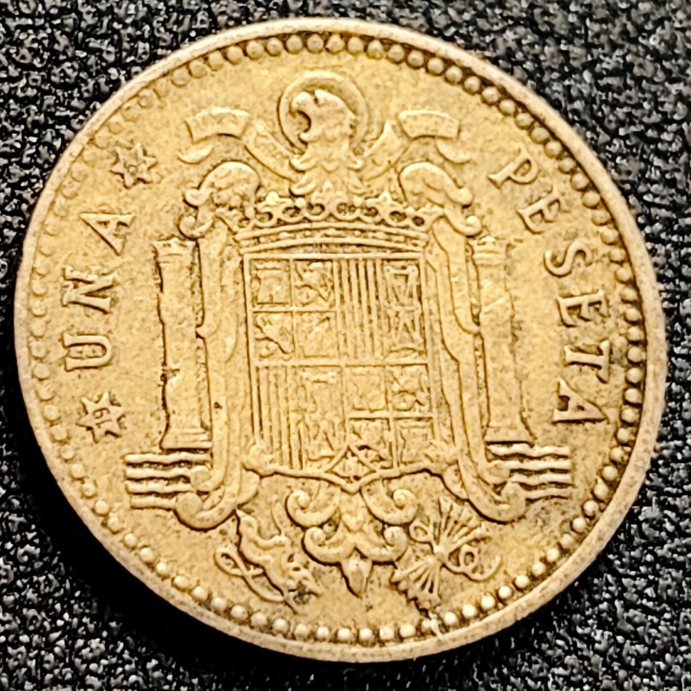 泉币菌-第162场- 新年第五场 精品福利场 西班牙1963年1比塞塔 弗朗哥头像 22mm 