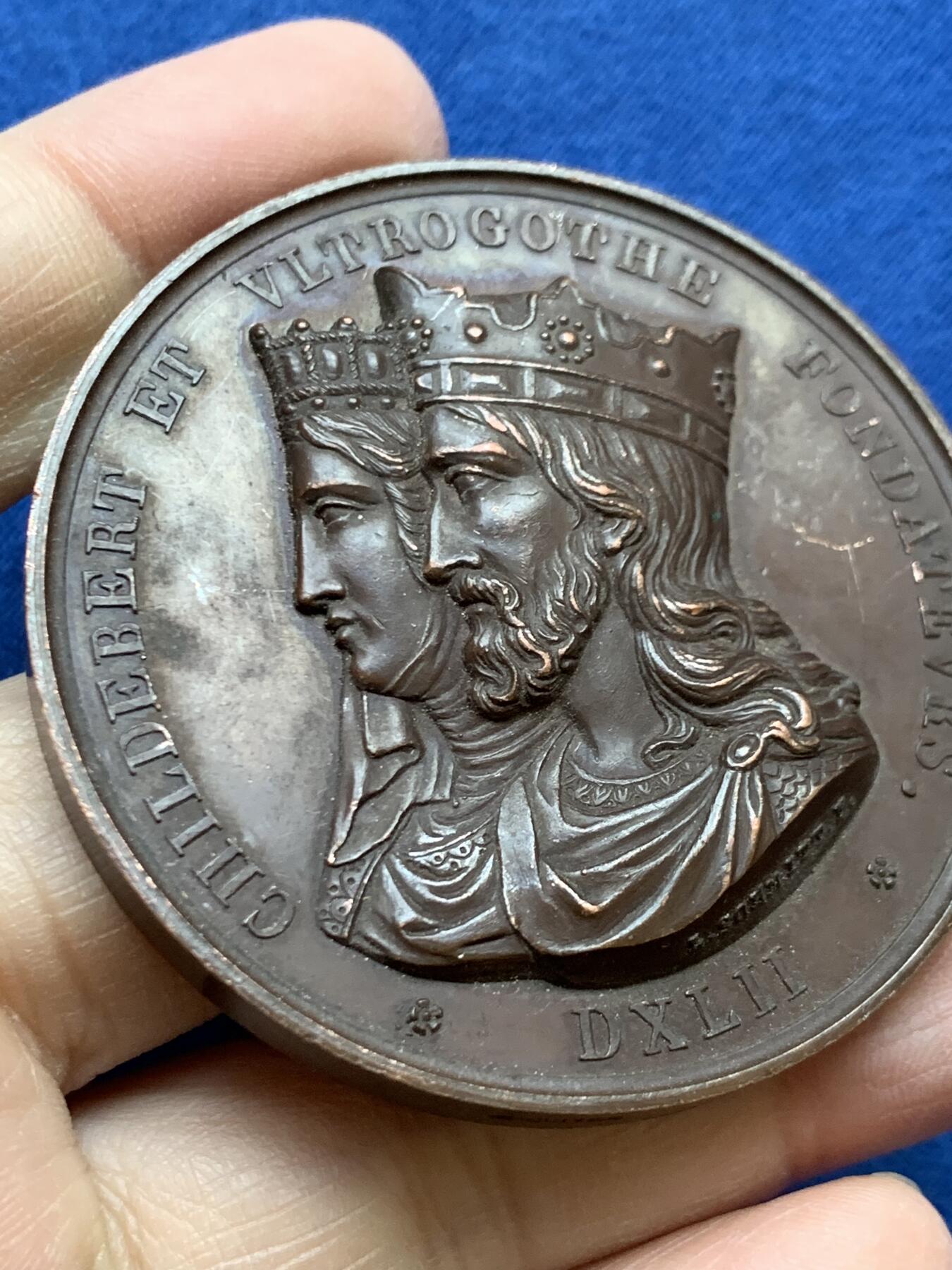 《竞宝斋》第454场 周日，周一 2场连拍 （全场包邮，欢迎送拍） 法国1845年里昂医院总理事会大铜章 94.9克 55.8mm 原铸 手指铜标 高浮雕