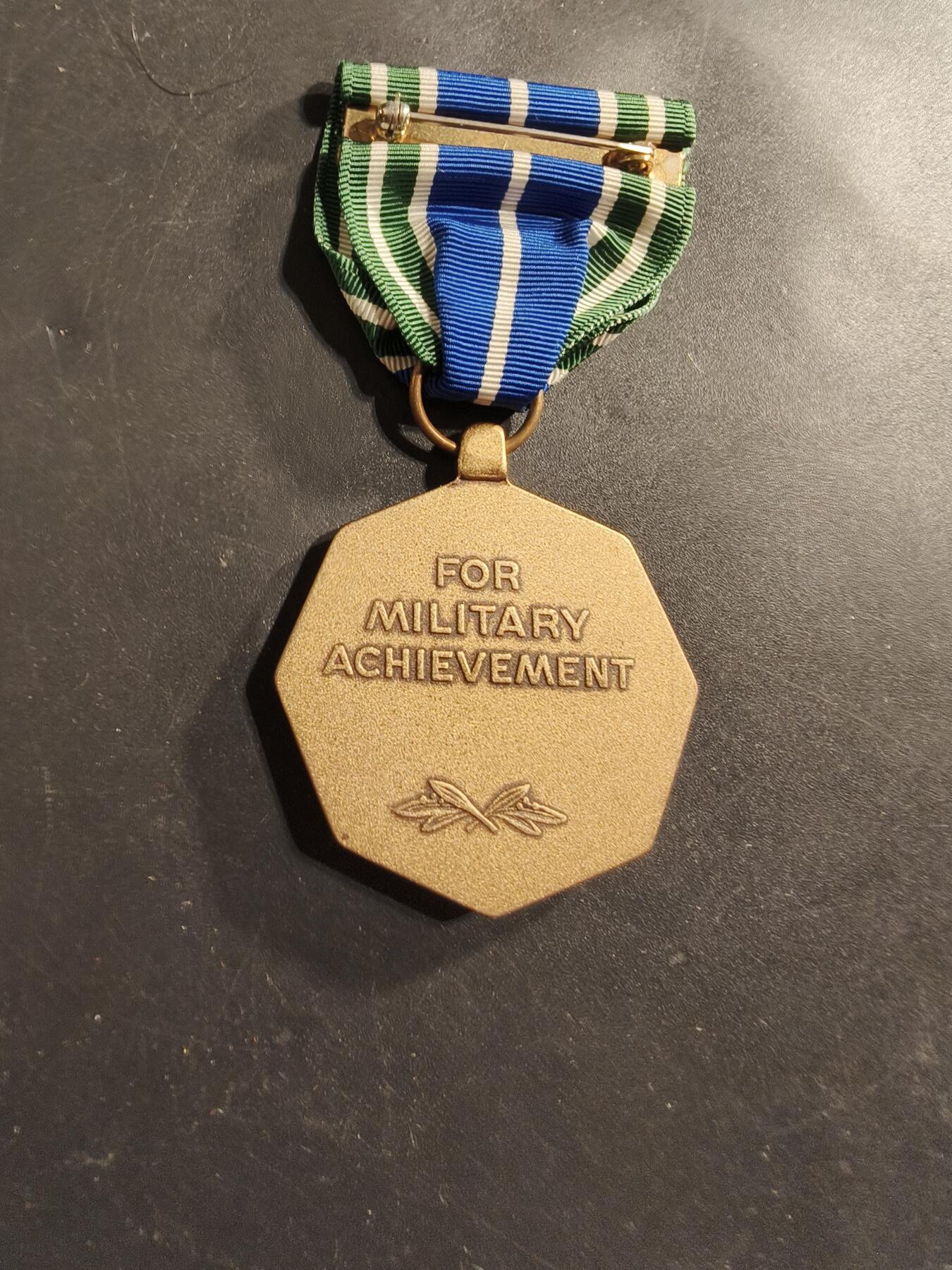 老王徽章第174期 美国陆军军事成就奖章