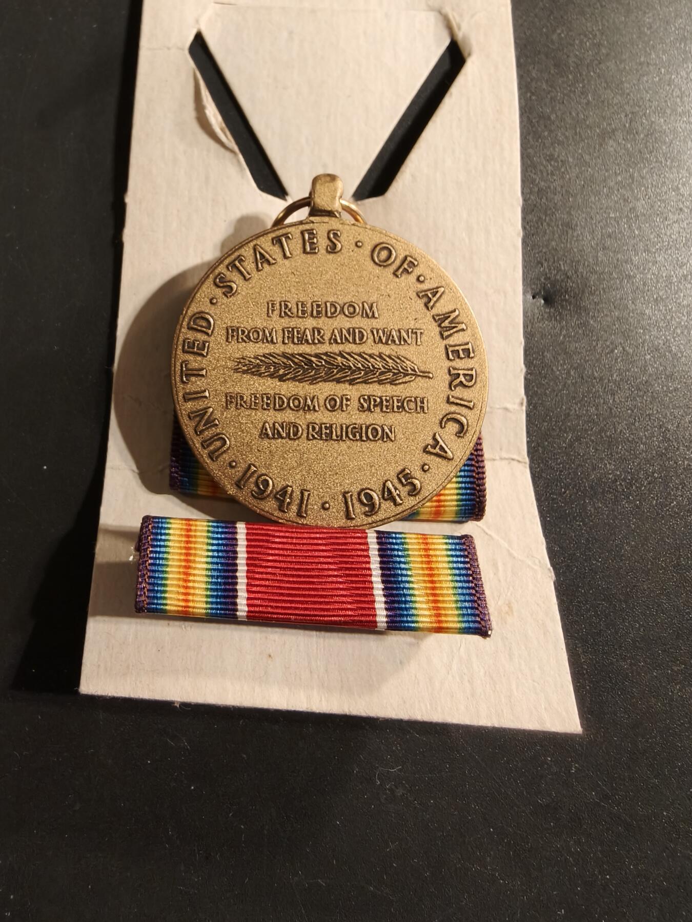 老王徽章第174期 美国二战胜利奖章     带略