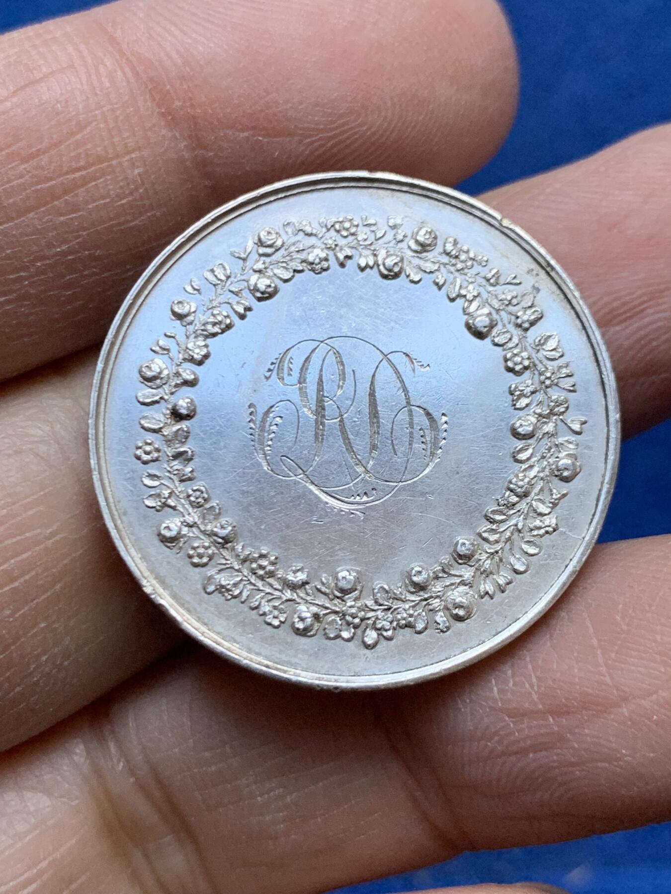 《竞宝斋》第454场 周日，周一 2场连拍 （全场包邮，欢迎送拍） 法国1844年结婚纪念银章 29.2MM 12g 银币边铭