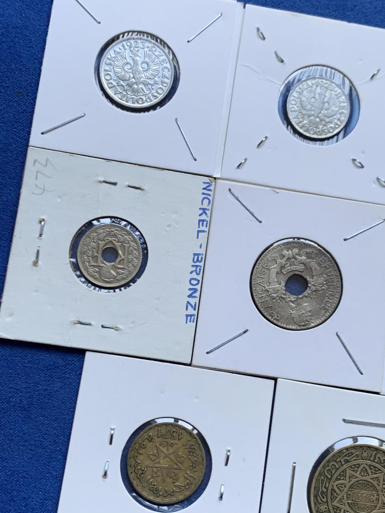 《竞宝斋》第454场 周日，周一 2场连拍 （全场包邮，欢迎送拍） 八枚一组 波兰钱币3枚，摩洛哥钱币3枚和法国钱币2枚