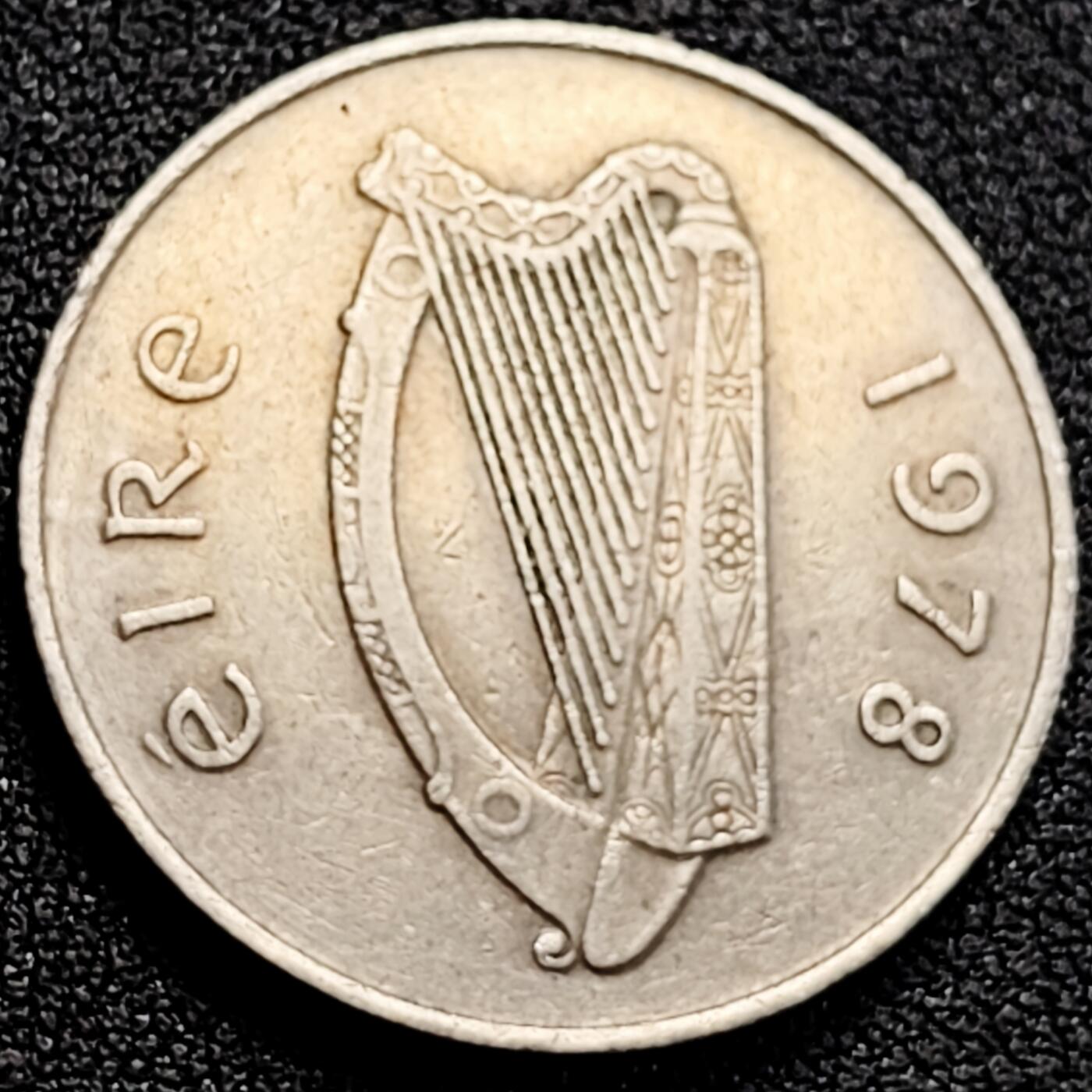 泉币菌-第162场- 新年第五场 精品福利场 爱尔兰1960-80年代 10便士白铜硬币 竖琴鲑鱼 28.5毫米 