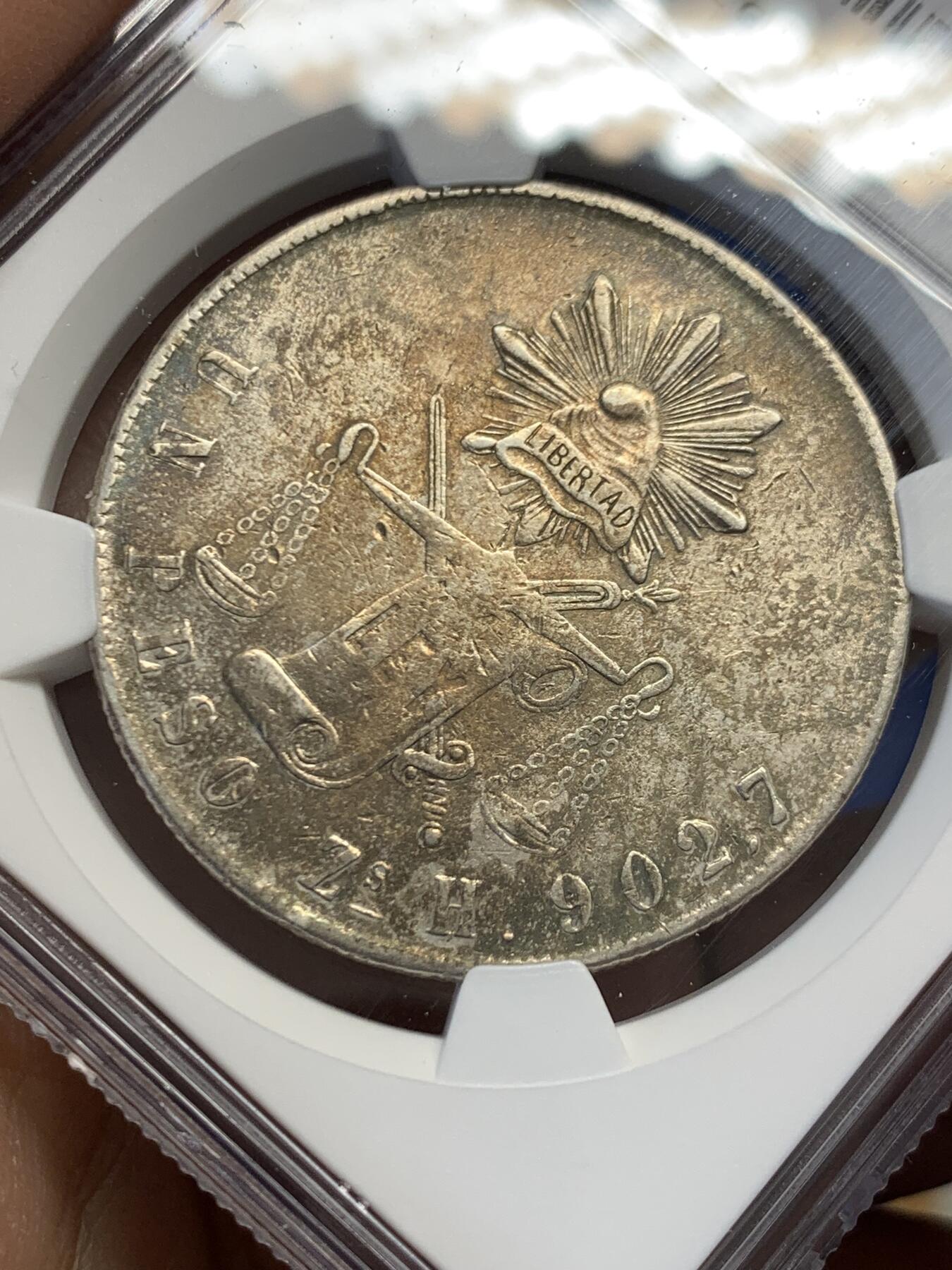 《竞宝斋》第454场 周日，周一 2场连拍 （全场包邮，欢迎送拍） NGC XFD 墨西哥1870年天平鹰洋1比索 有点彩包浆