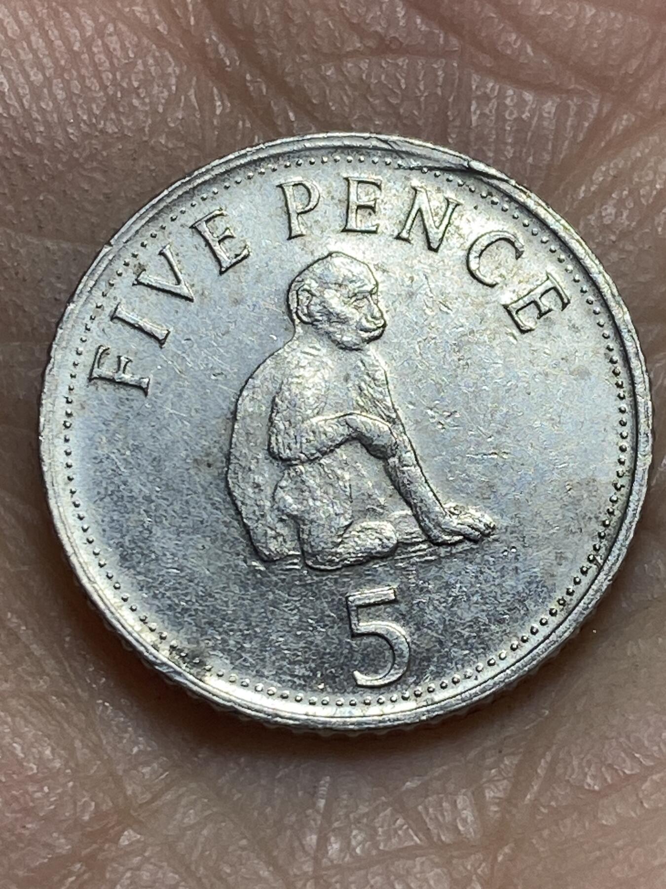 2026年第三场(总第一百七十二场）外国好品散币场(免佣金) 英属直布罗陀🇬🇮2005年5便士(伊丽莎白二世中年高冠)