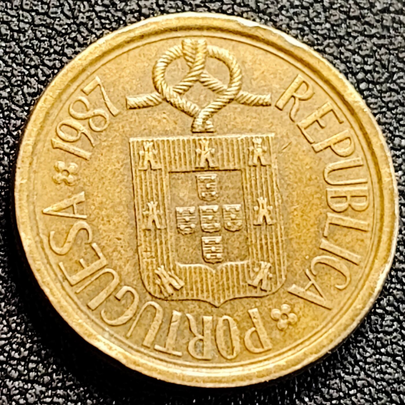 泉币菌-第162场- 新年第五场 精品福利场 葡萄牙10埃斯库多1987年 直径23.5mm 