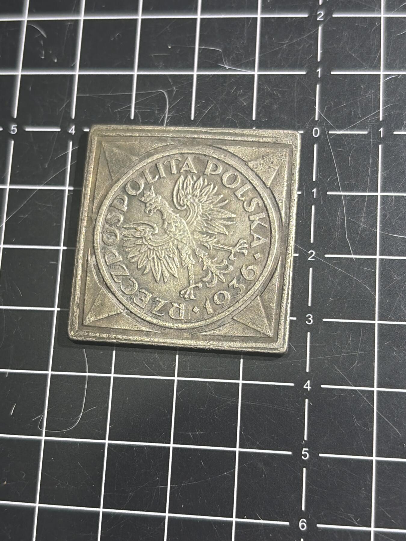 古冰库章牌勋赏收藏0起拍卖 流浪币工艺品一个