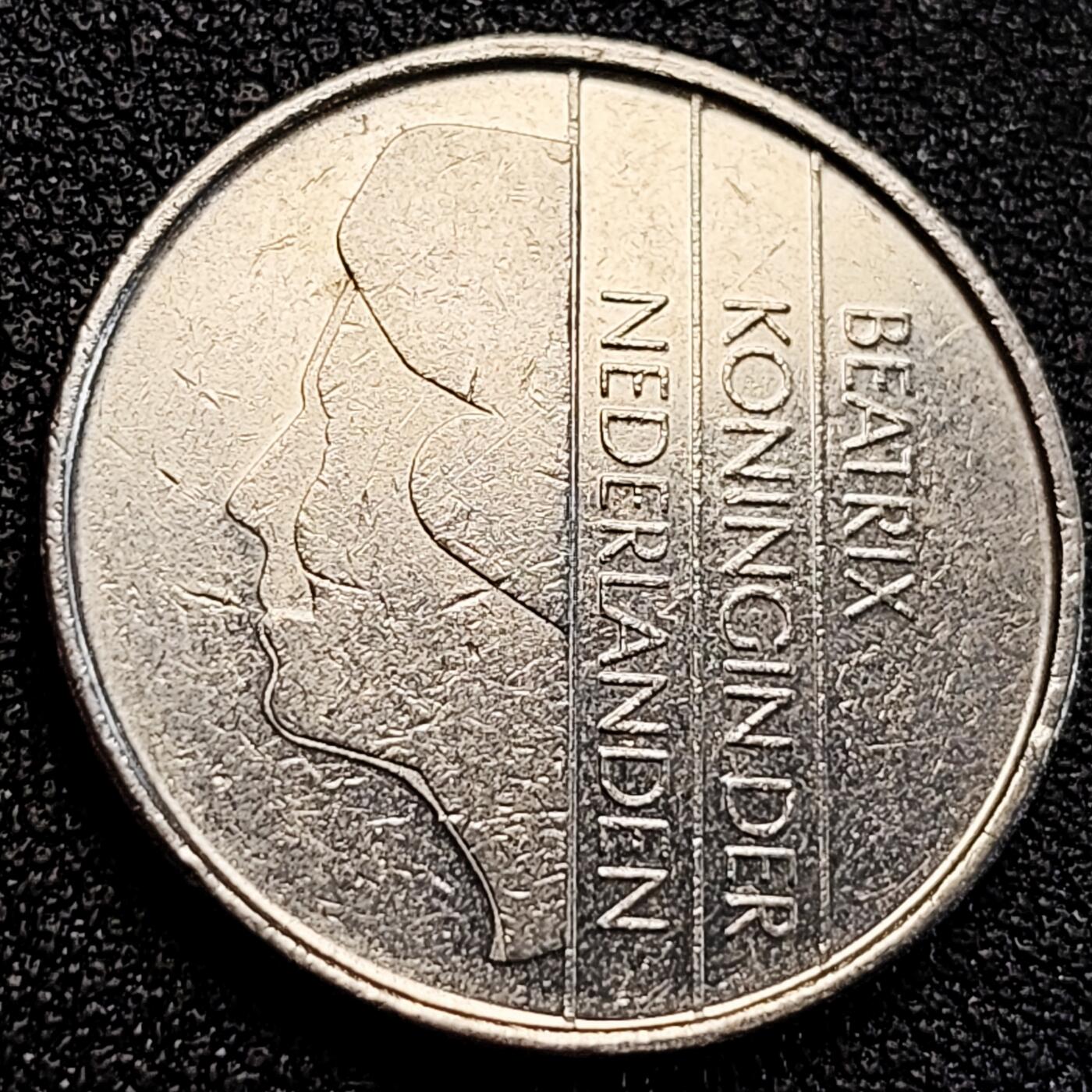 泉币菌-第163场-新年第六场 精品福利场 1983 荷兰1盾镍币 贝娅特丽克丝女王 25mm