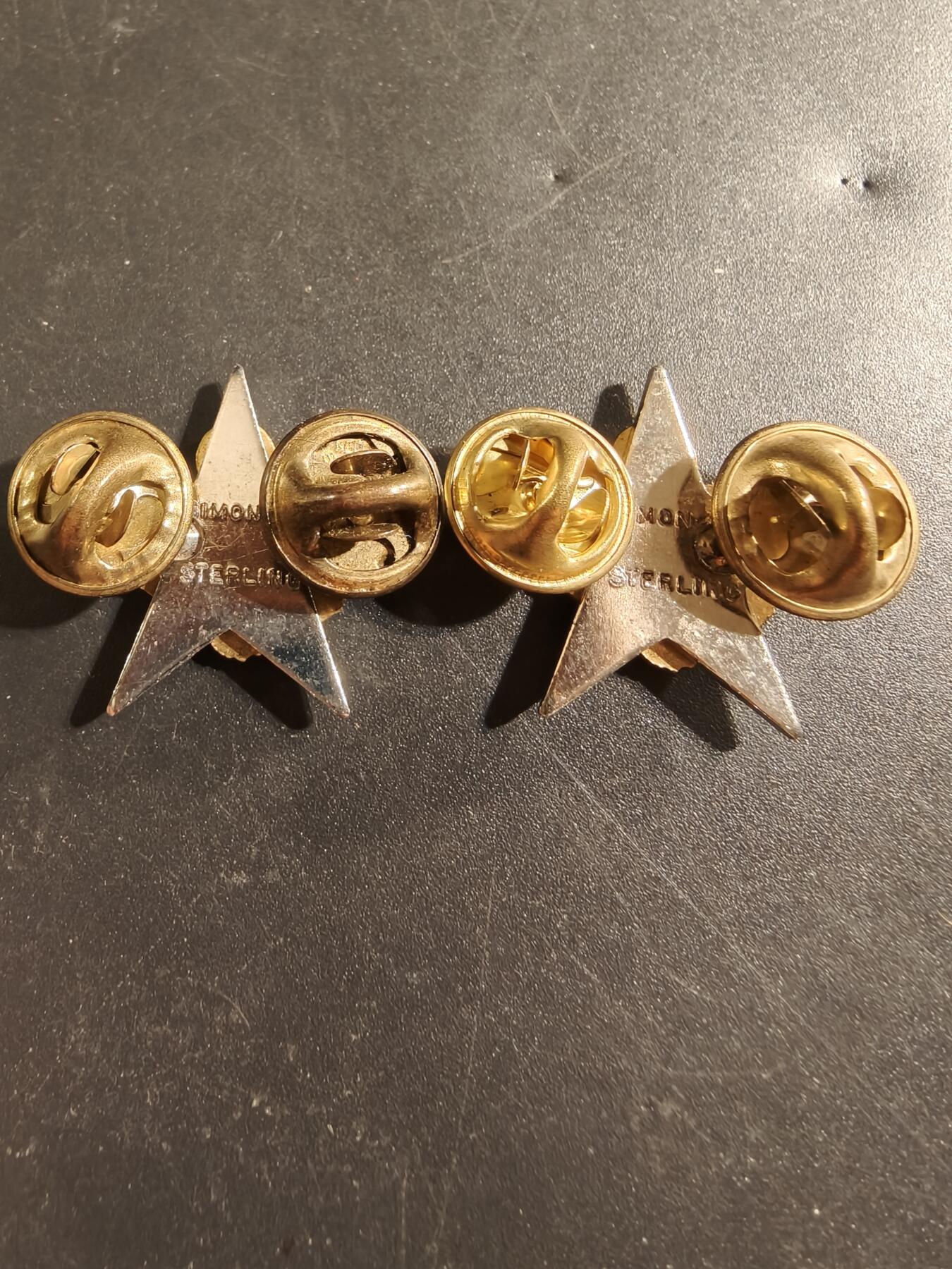 老王徽章第174期 美国陆军参谋部军官领章一组     50年代版本    925银质珐琅    10g     带珠宝商厂标