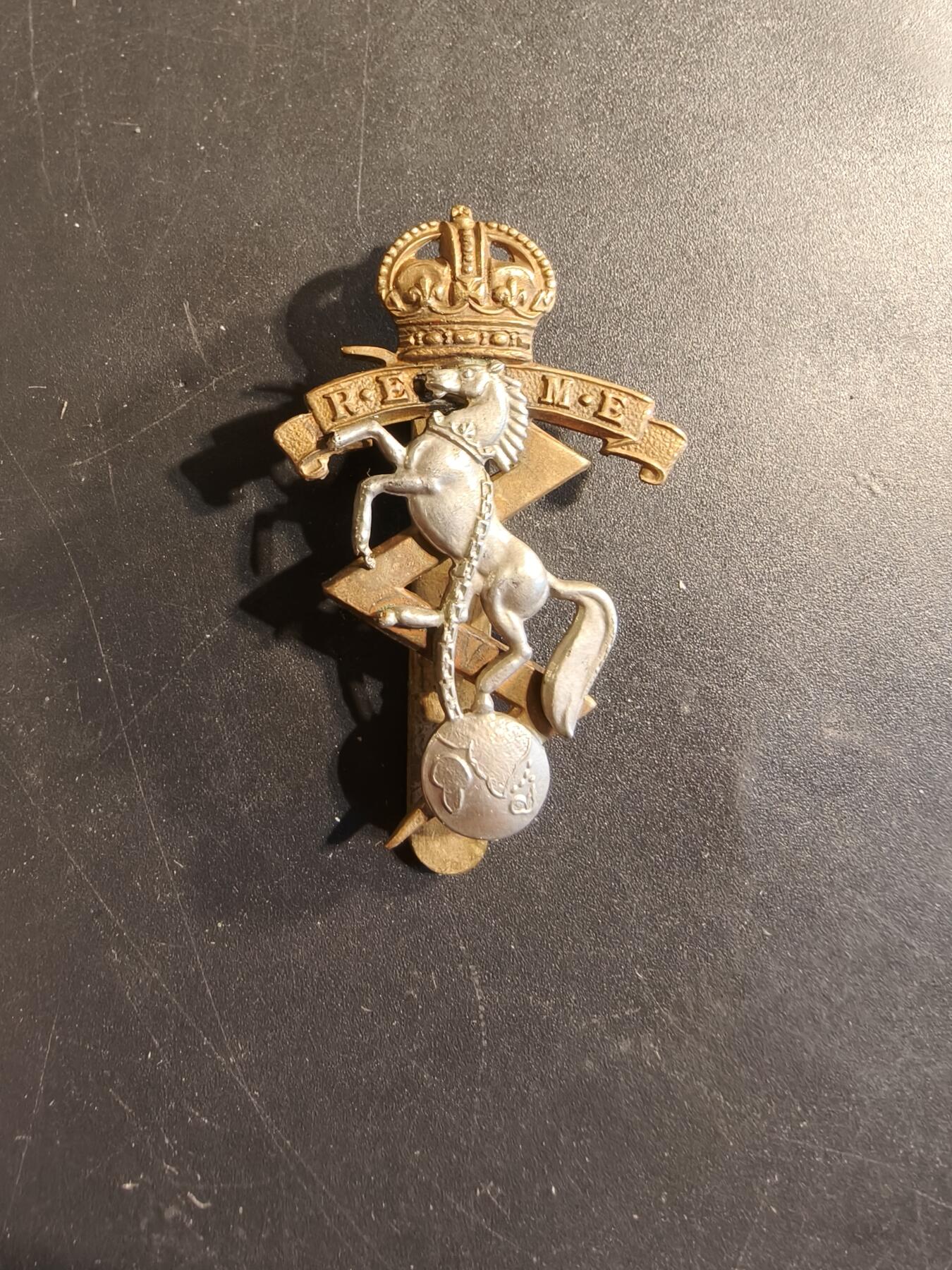 老王徽章第174期 英国皇家机电工兵团帽徽    一战时期