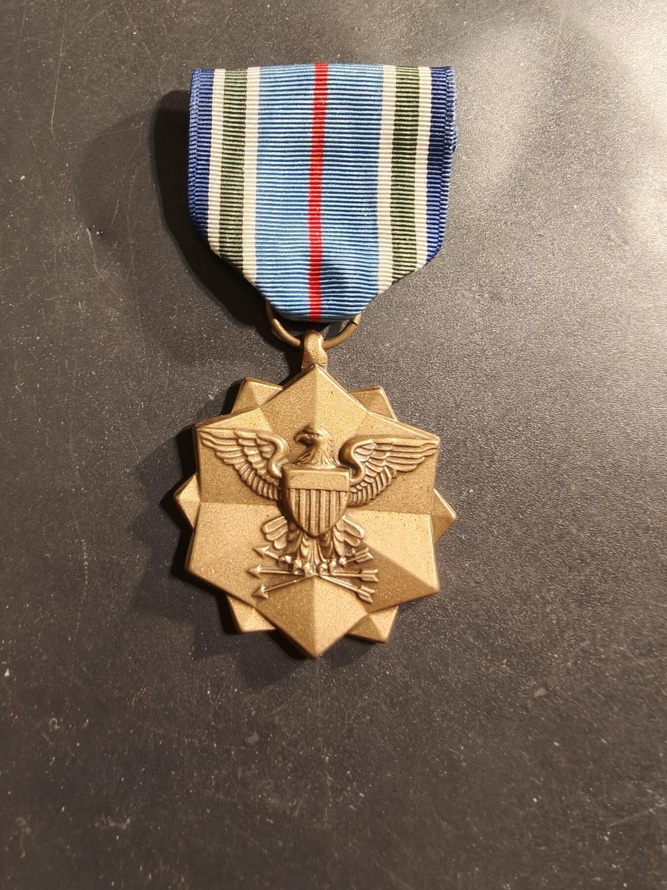老王徽章第174期 美国三军联勤成就奖章