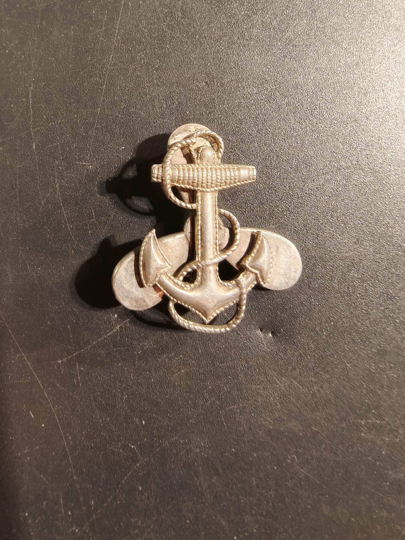 老王徽章第174期 美国海军女子预备役军官船帽帽徽    925银   二战时期横针版     极少见！