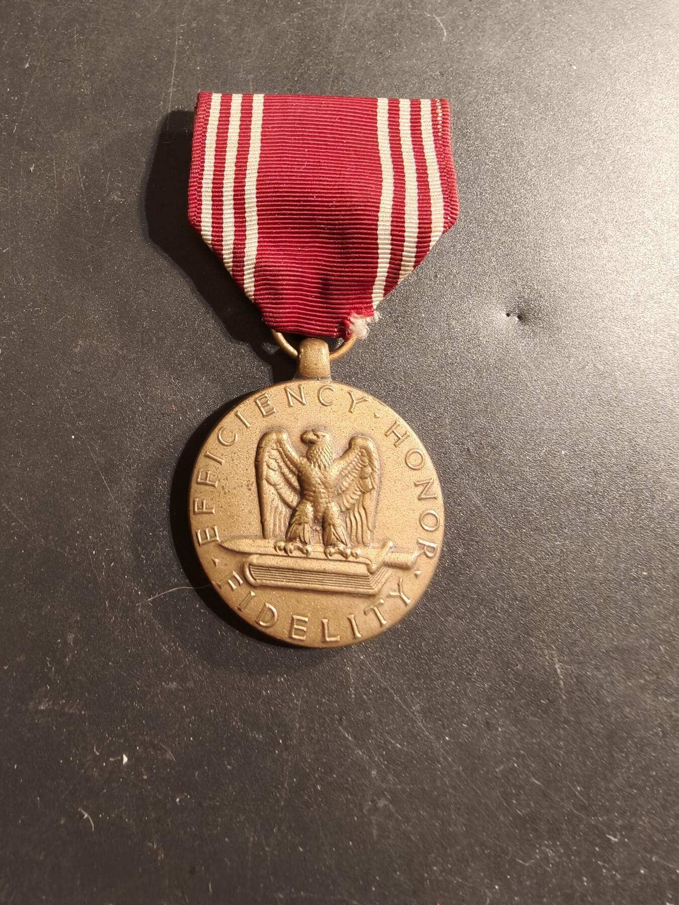 老王徽章第174期 美国陆军品德优良奖章   