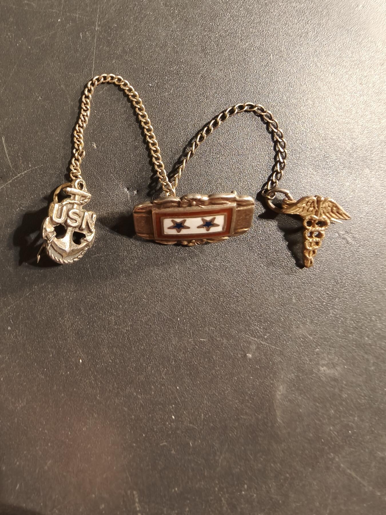 老王徽章第174期 美国海军军医+蓝星勋章链章    二战时期横针版   925银质珐琅     3.1g