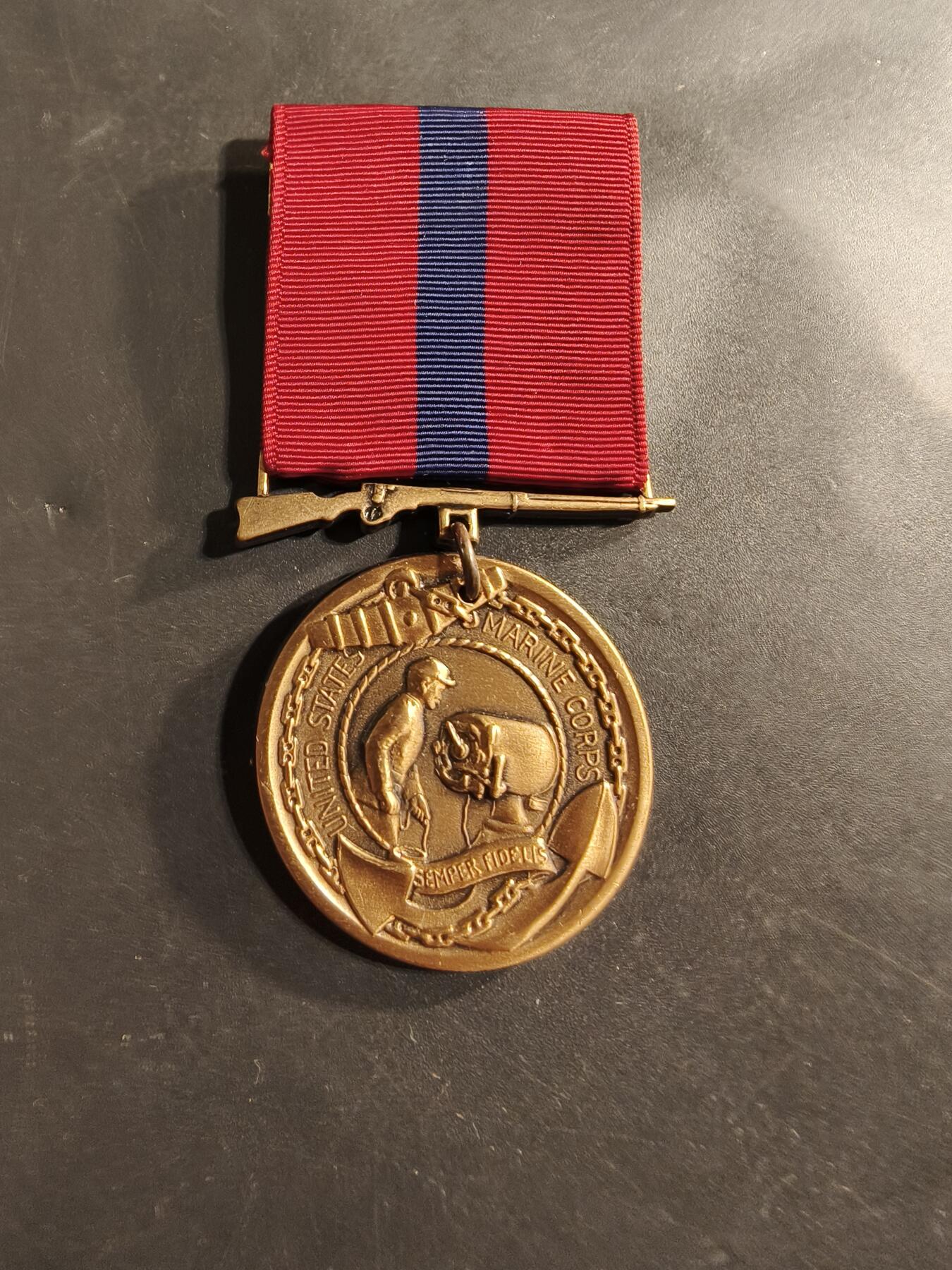 老王徽章第174期 美国海军陆战队品德优良奖章