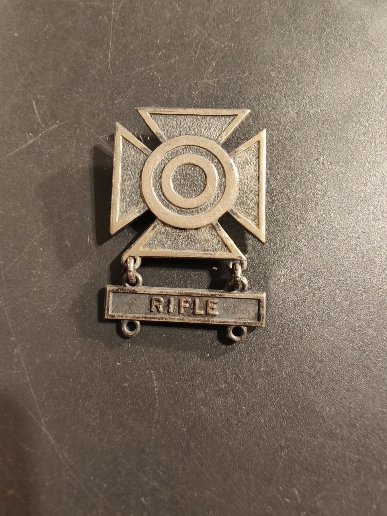 老王徽章第174期 美国陆军神射手技能章   二战时期横针版   925银   步枪勋条   11g