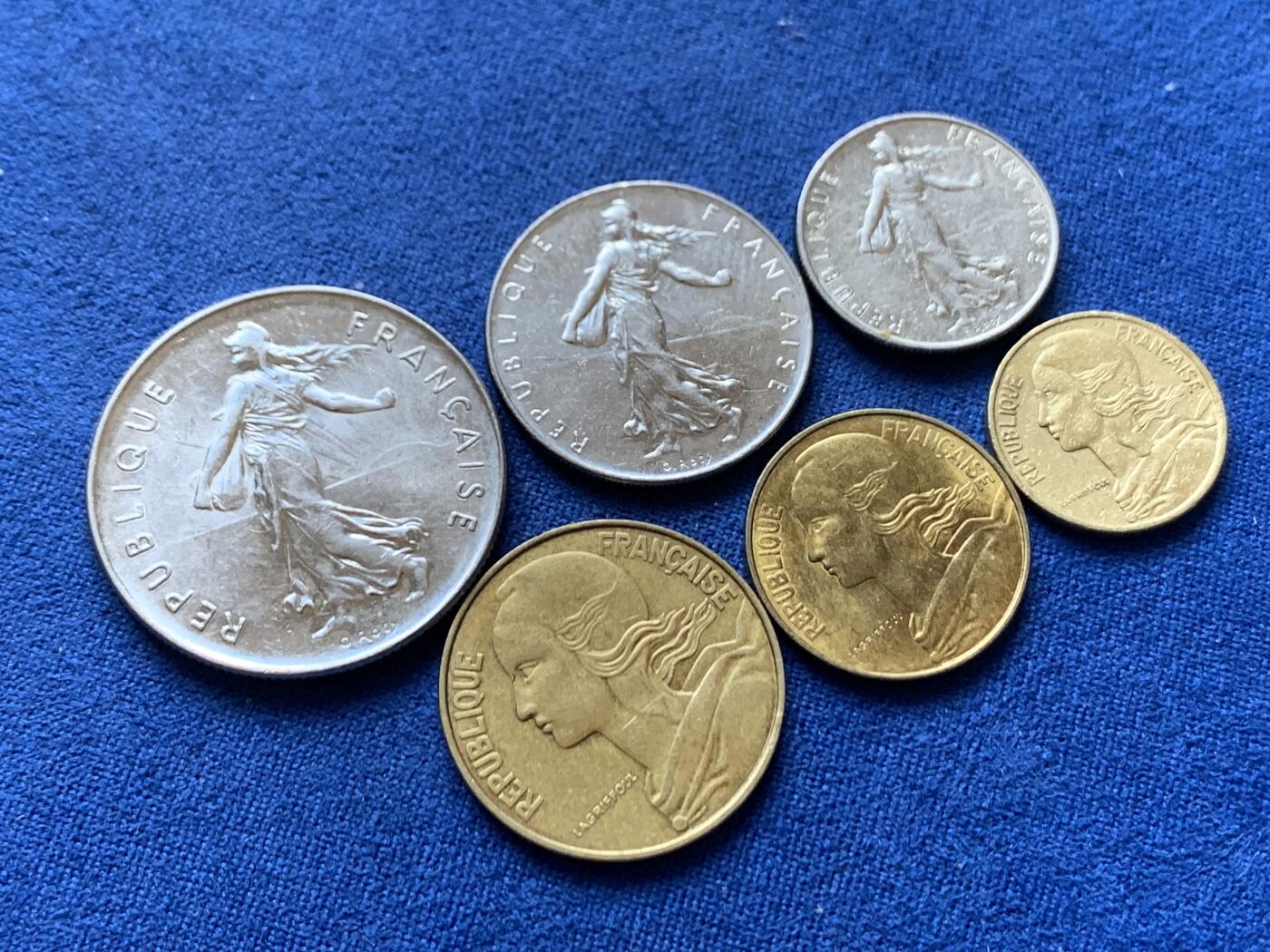 《竞宝斋》第454场 周日，周一 2场连拍 （全场包邮，欢迎送拍） 六枚一套 播种女神法郎各种面值