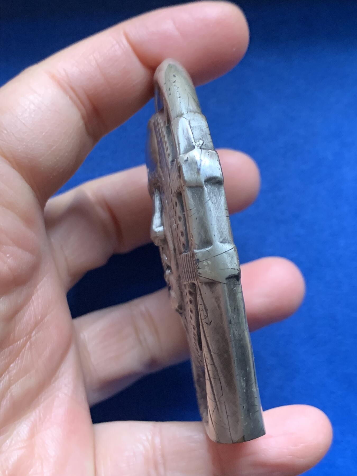 《竞宝斋》第455场 周日，周一 2场连拍 （全场包邮，欢迎送拍） 法国艺术大章 1990年戴高乐诞辰100年高浮雕超大镀银纪念章 72*74.5MM 173.2克