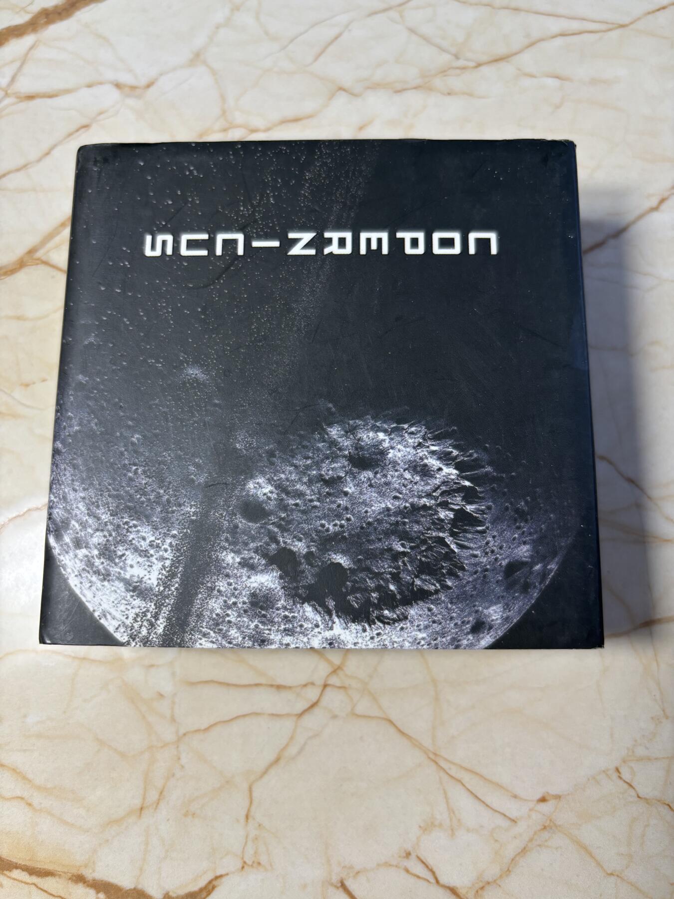 第187期拍卖 纽埃2019年宇宙星坑1哥白尼环形山镶月球陨石银币，999银，发行666枚