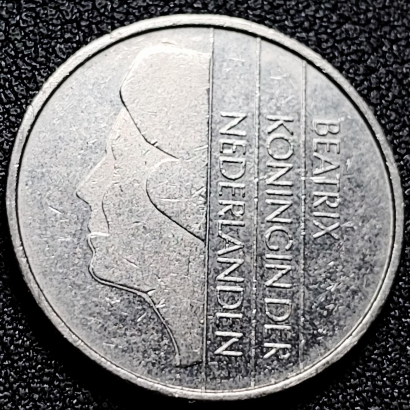 泉币菌-第164场-新年第七场 精品福利场 1983年 荷兰1盾镍币 贝娅特丽克丝女王 25mm