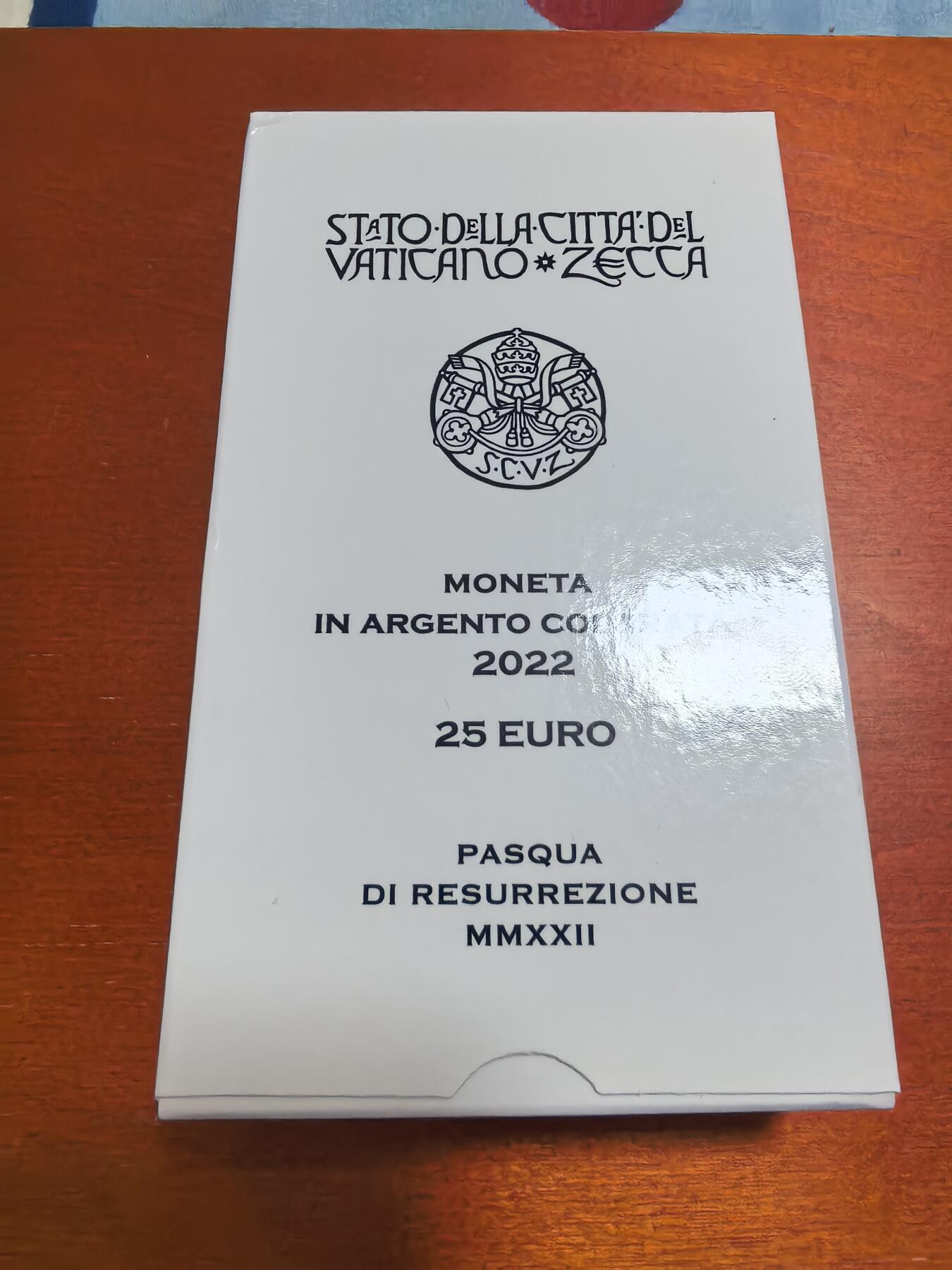 长老汇蛇年精选第九十二场拍卖 2022梵蒂冈25欧元彩色长方形精制银币，35克925银，1500枚，盒证全，淘宝4700多元