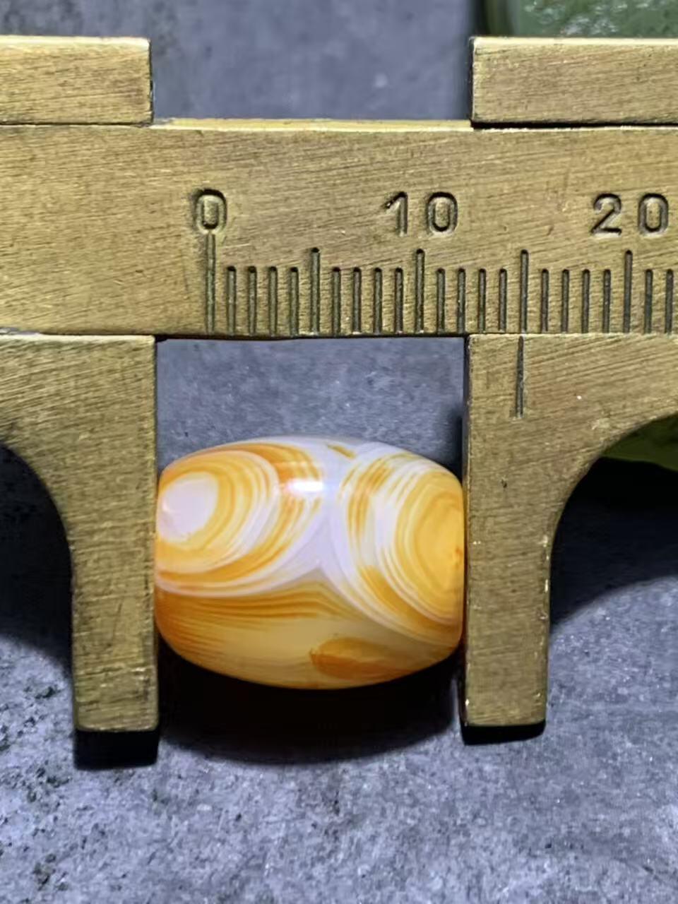 高玉化荔枝冻天眼纹缠丝玛瑙随形桶珠一颗