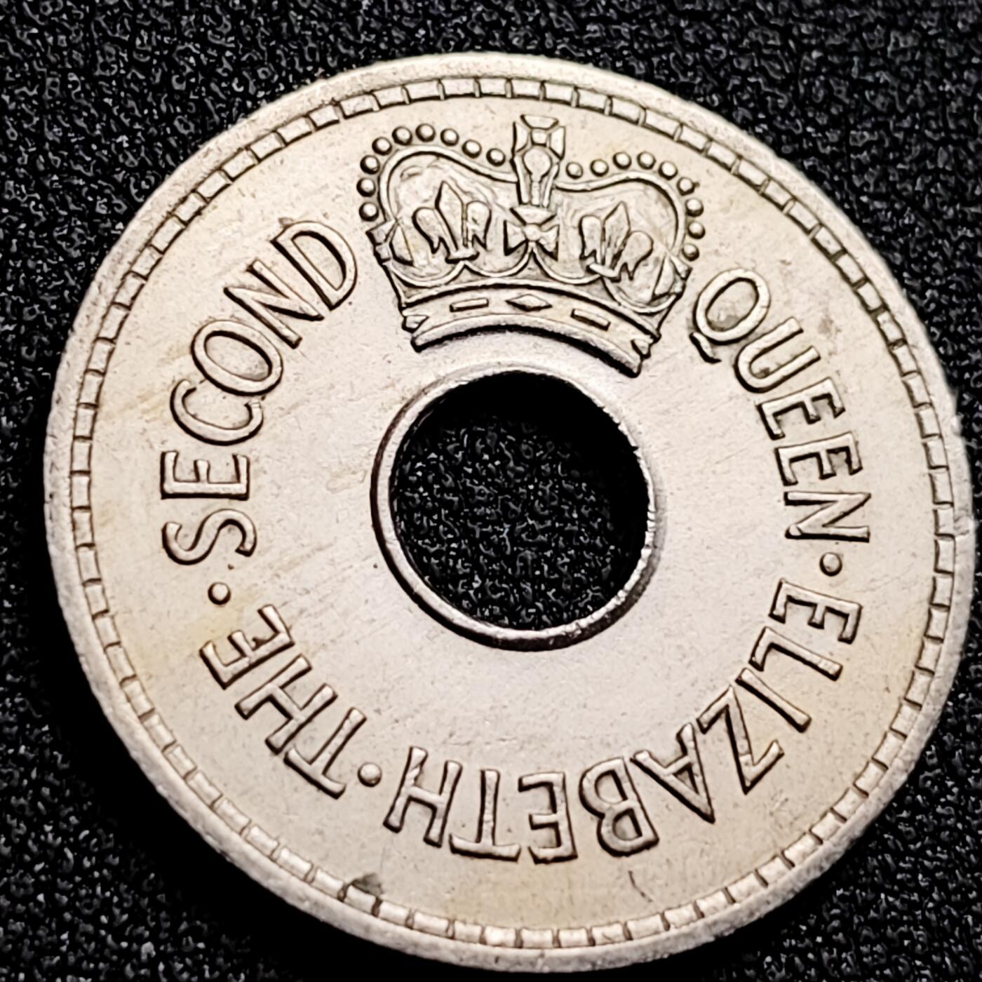 泉币菌-第165场-新年第八场 精品福利场 少见原光极品 英属斐济1963年 1便士圆孔铜镍硬币 伊丽莎白女王  26.0mm6.64g