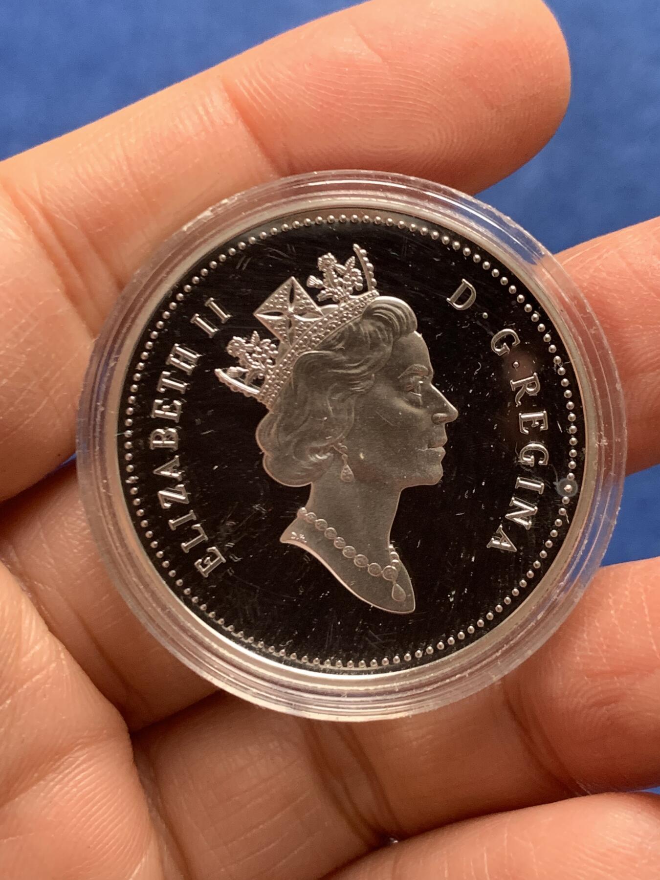 《竞宝斋》第455场 周日，周一 2场连拍 （全场包邮，欢迎送拍） 加拿大1997年曲棍球世锦赛夺冠25周年精制银币 25.05克 925银