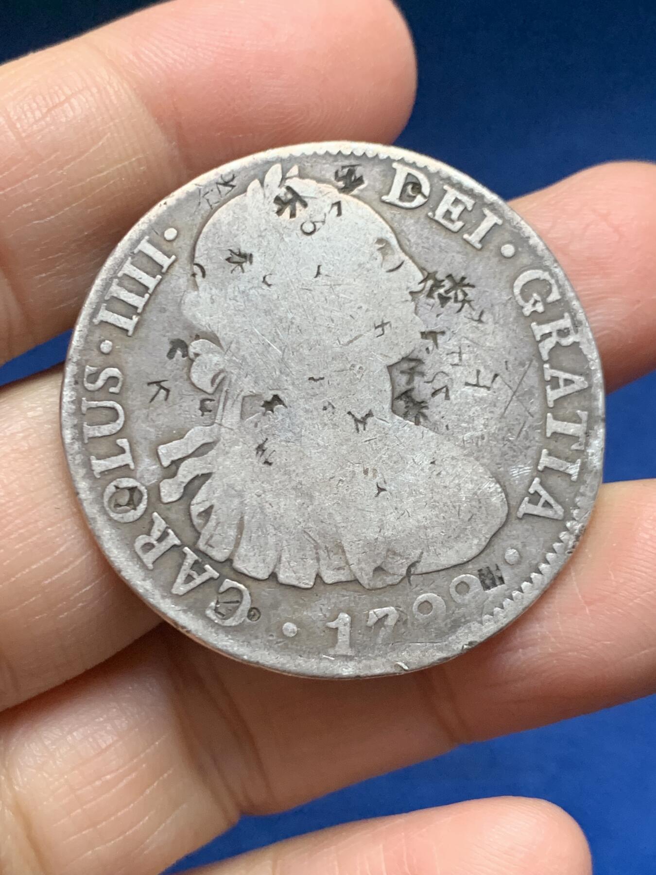 《竞宝斋》第455场 周日，周一 2场连拍 （全场包邮，欢迎送拍） 墨西哥1799年卡洛斯四世双柱银币 磨损稍大