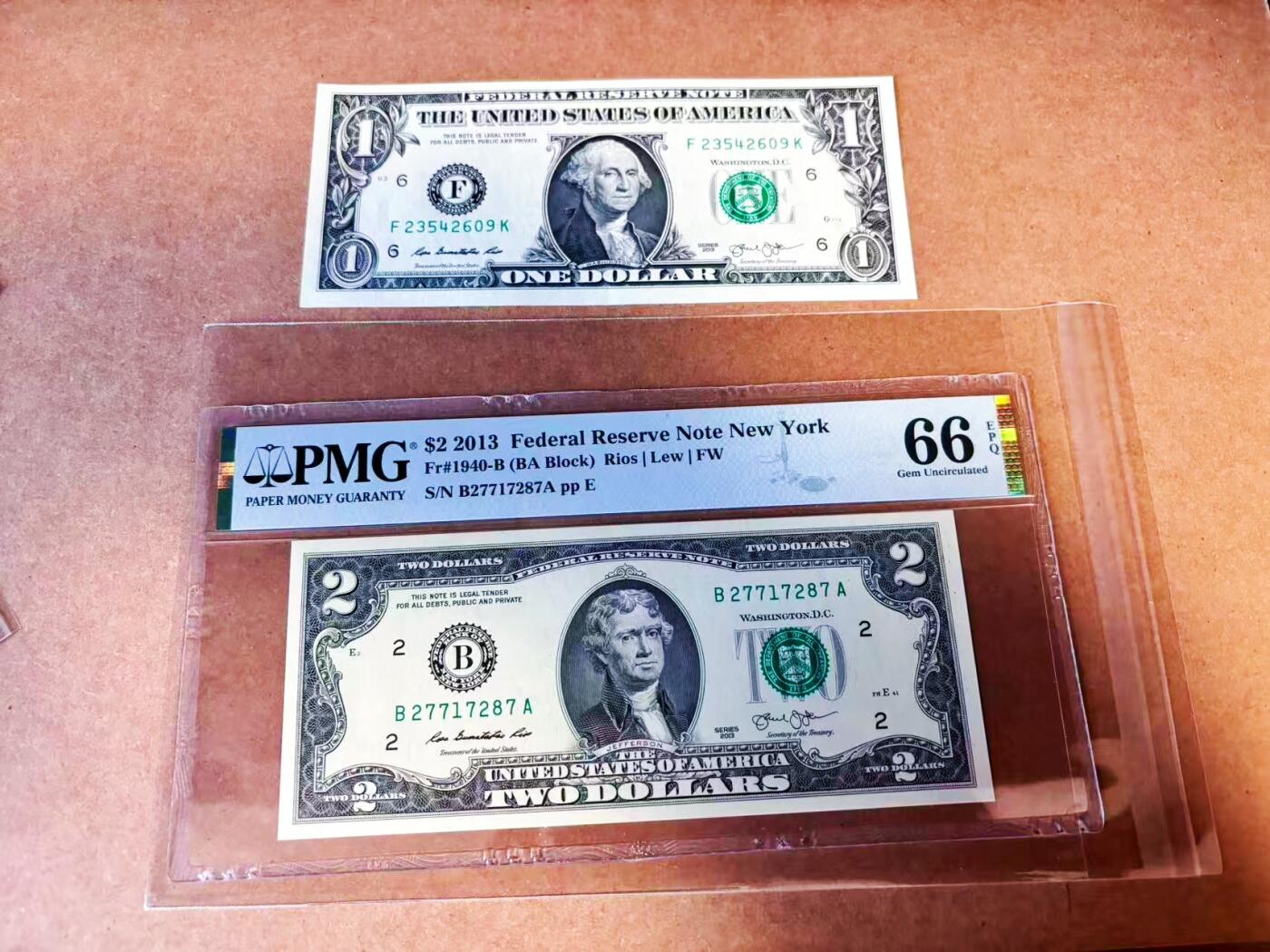 【Blue Auction】世界纸币精拍第772期——18级TOP拍卖/信誉/品质/专业/高效💫 【一组2张】美国 2013年2美金 PMG66EPQ&美国 2013年1美金 AU品相