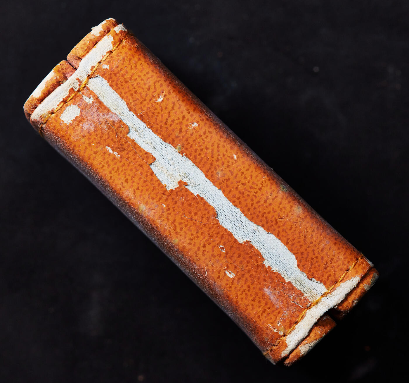 【俄甄集藏】2026年(046)01-07 星期三 晚 19:30 全场包邮 中国台湾2008年纪念地区领导人就任200元精制大银币，PCGS PR68DC，重31.14克，999银，发行量12万枚，带原盒证书，原盒老化，外皮有脱落现象