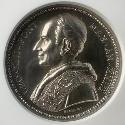 掌中浮雕-藏着的欧洲第048场 - NGC UNC ：梵蒂冈教皇利奥十三世银章，44mm