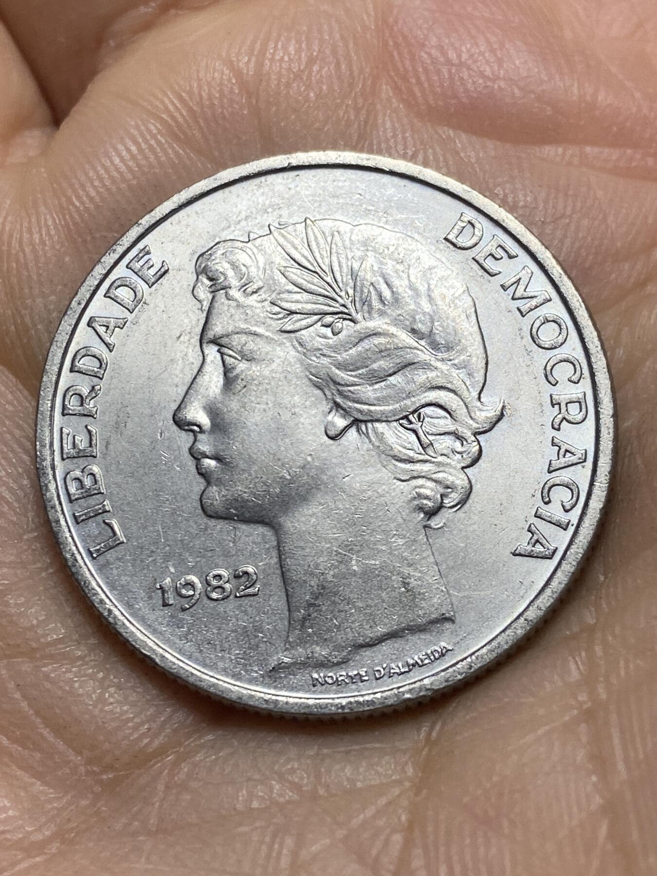 2026年第四场(总第一百七十三场）外国好品散币场(免佣金) 葡萄牙🇵🇹1982年25埃斯库多(共和国时期第五套第二版，大尺寸版)