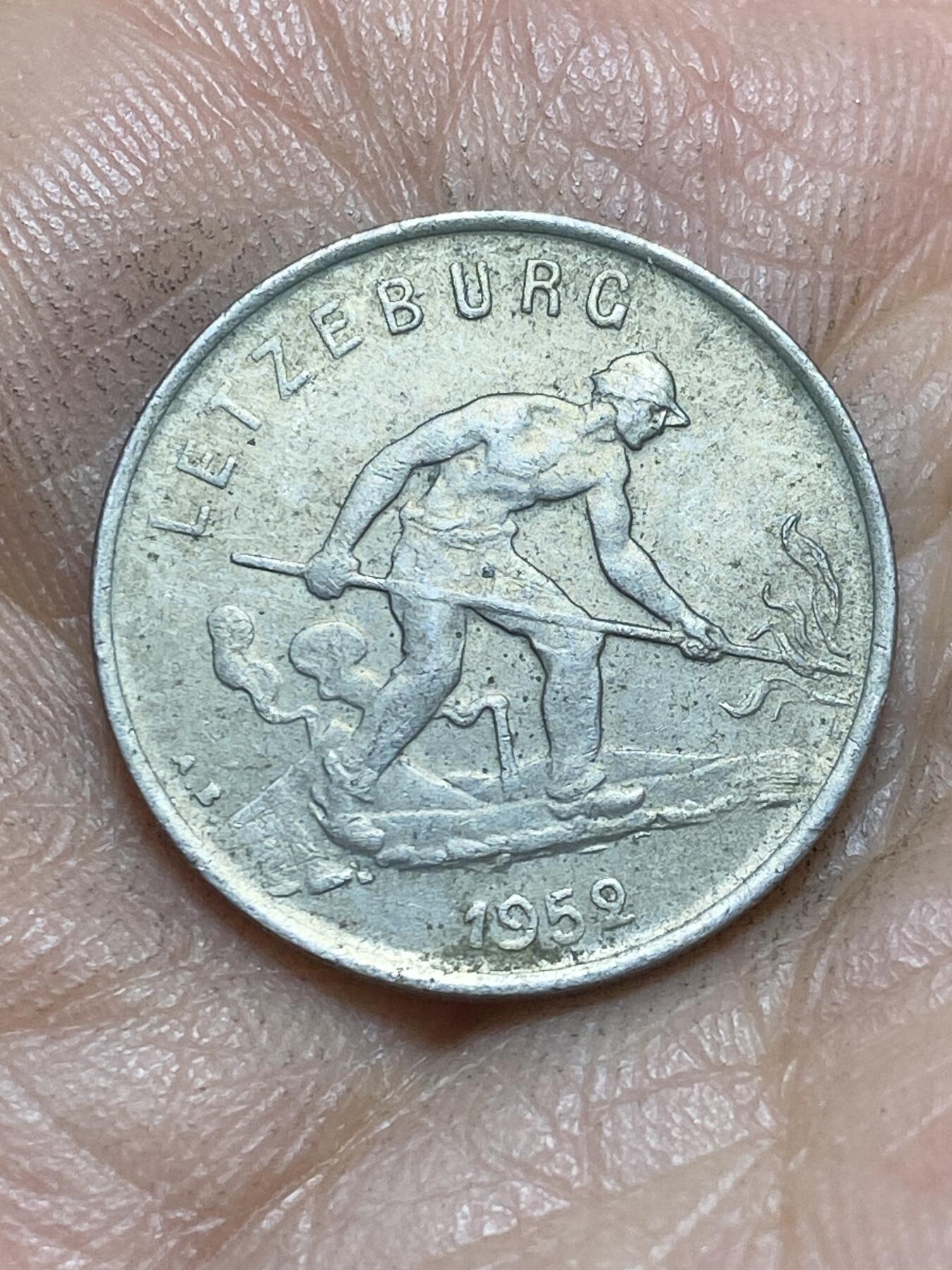 2026年第四场(总第一百七十三场）外国好品散币场(免佣金) 卢森堡🇱🇺1952年1法郎(第七任大公夏洛特夫人时期，第四版首发年)