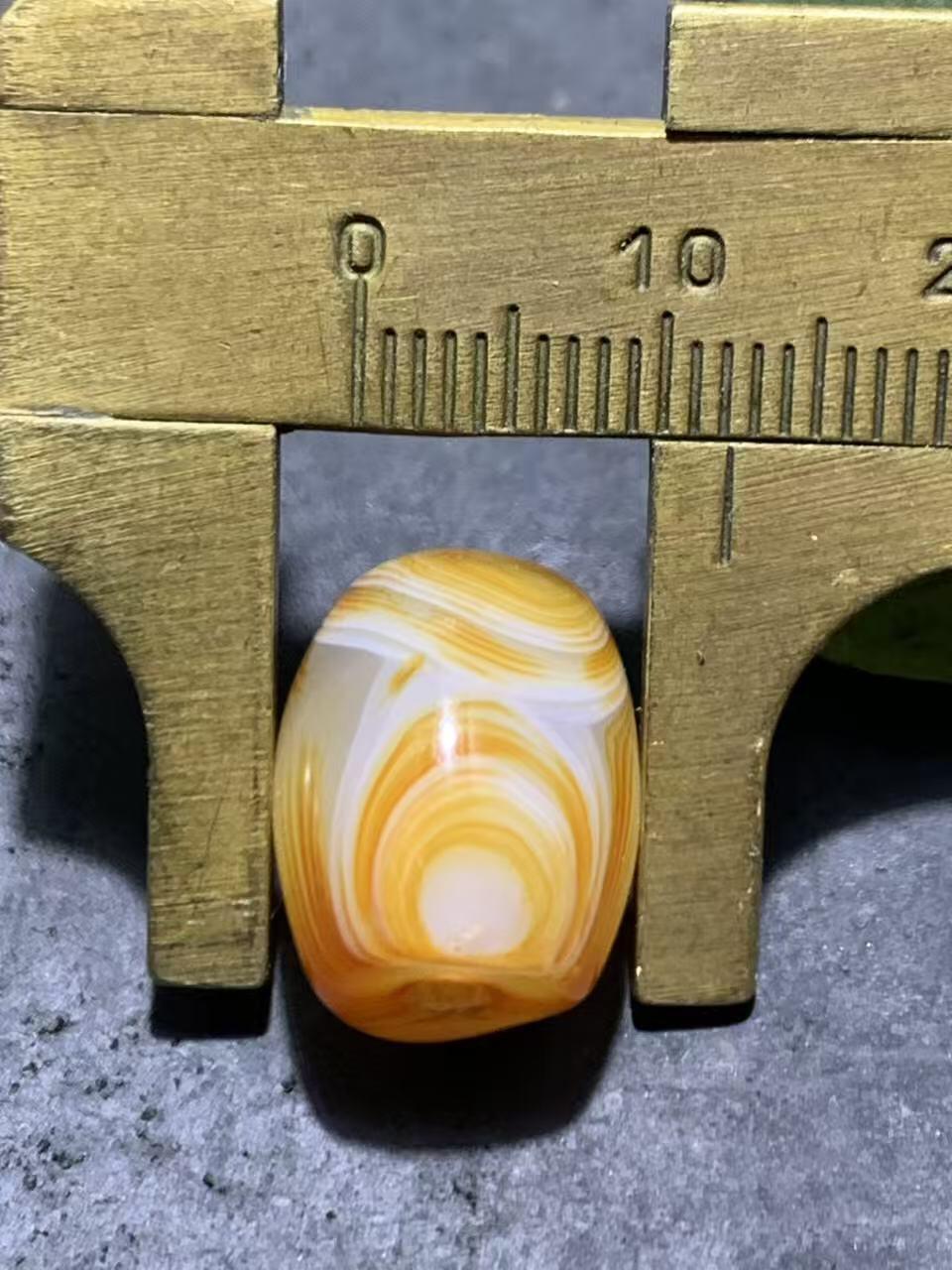 高玉化荔枝冻天眼纹缠丝玛瑙随形桶珠一颗