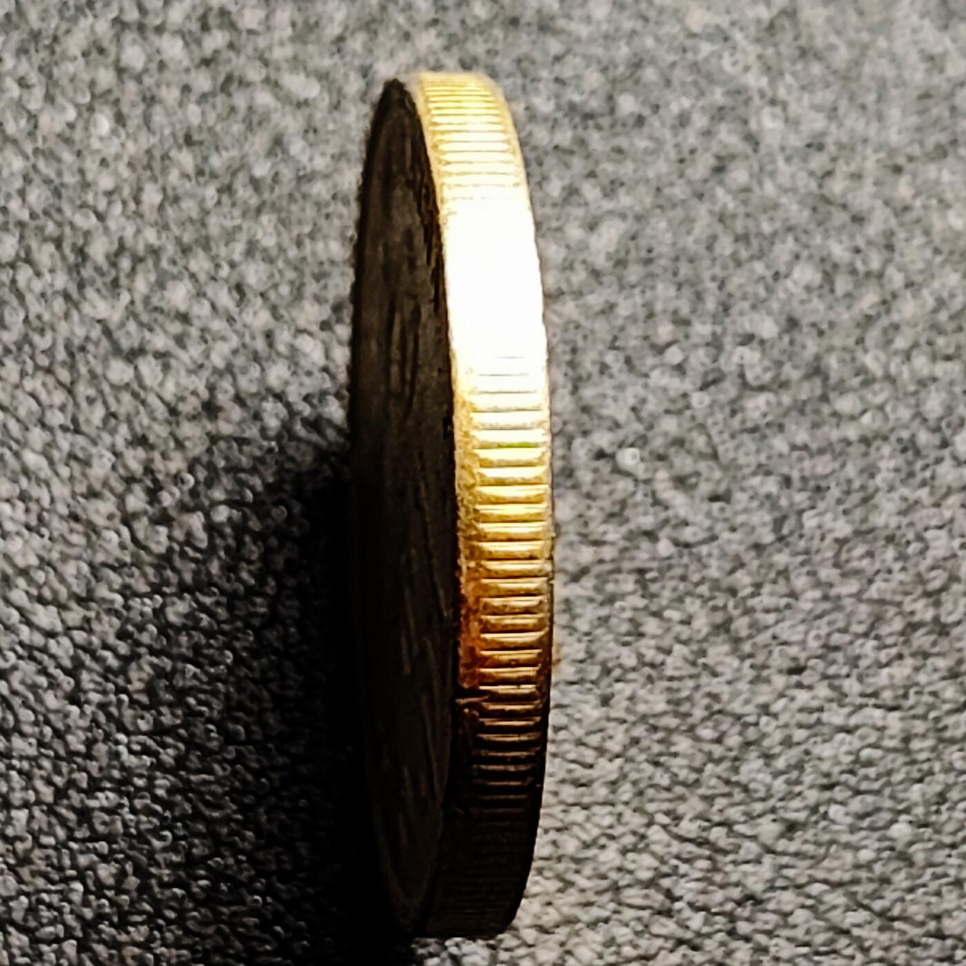 泉币菌-第164场-新年第七场 精品福利场 原铜光极美 $版 剑 马来西亚1993年 1吉林特黄铜硬币 24毫米 9.35克