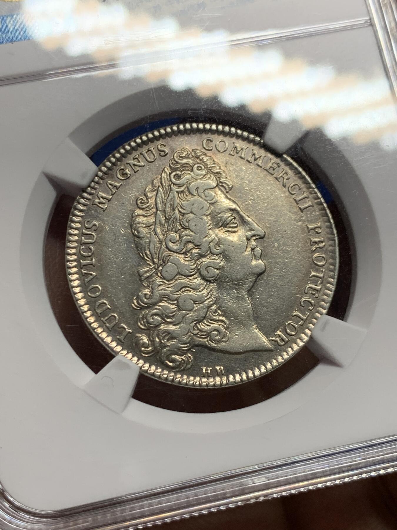 《竞宝斋》第455场 周日，周一 2场连拍 （全场包邮，欢迎送拍） 中乾评级 法国1712路易十四圆形代用银币