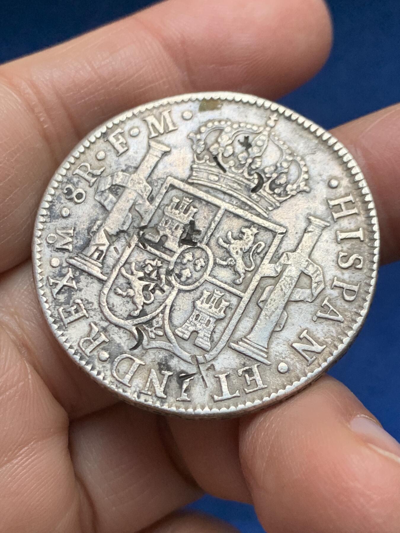 《竞宝斋》第455场 周日，周一 2场连拍 （全场包邮，欢迎送拍） 墨西哥1788卡洛斯三世双柱银币 有戳记