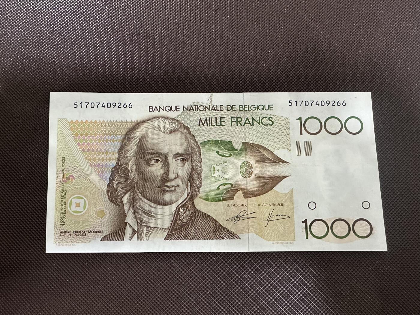 喜羊羊钱币收藏2025第12期(流通品相场) 比利时	P-144 1980-96年1000法郎	品相如图			51707409266			