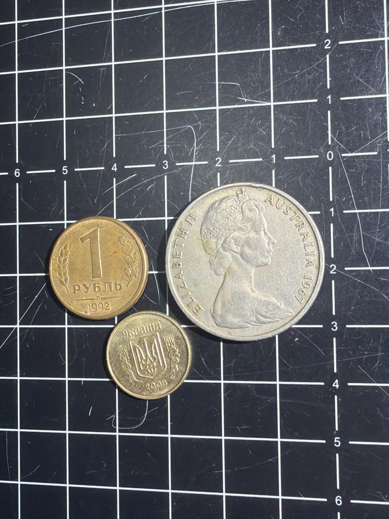 古冰库章牌勋赏收藏0起拍卖 外币三枚