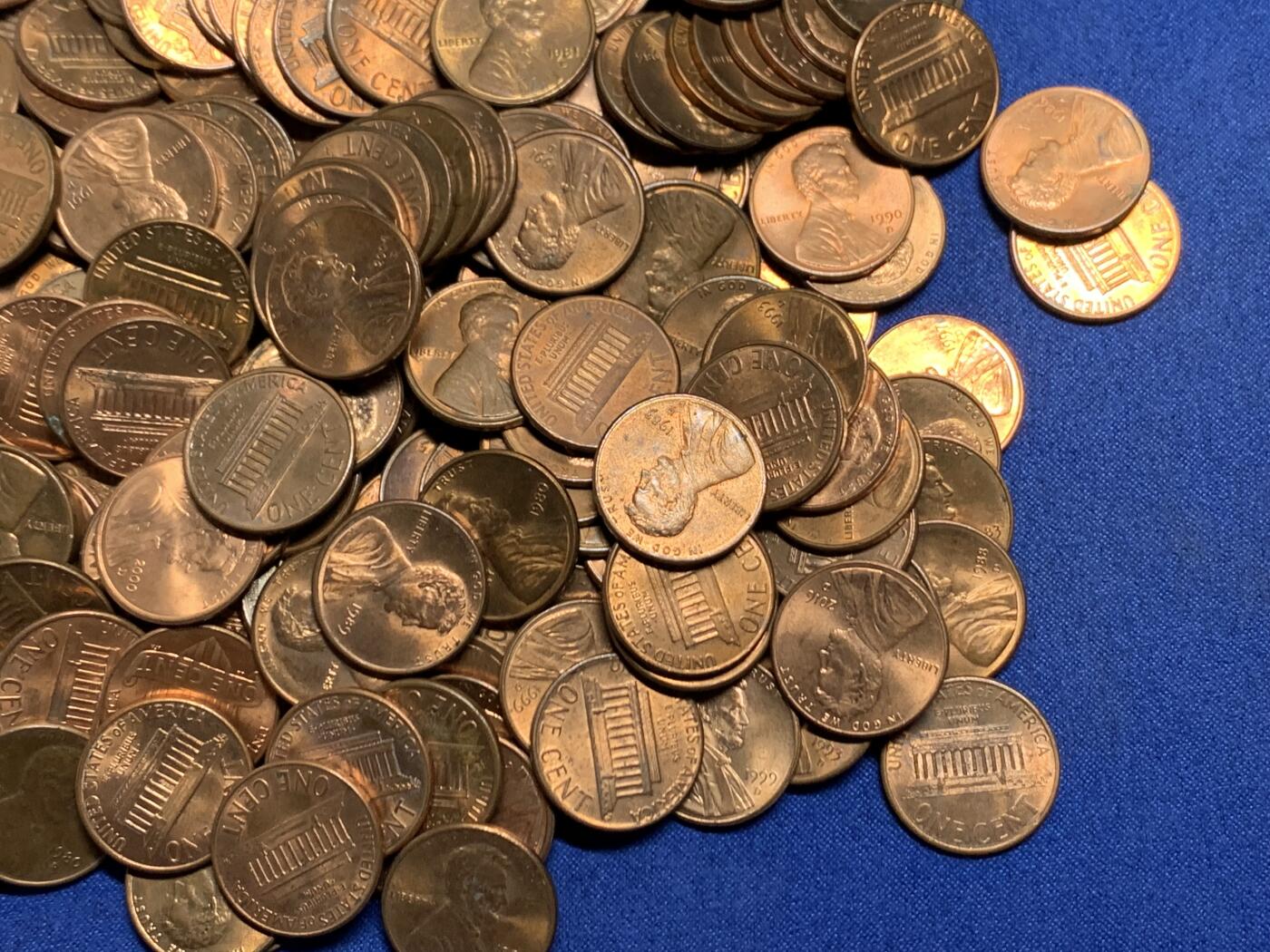 《竞宝斋》第455场 周日，周一 2场连拍 （全场包邮，欢迎送拍） 林肯1美分 总重约520g（大约208枚）多年份 状态也不错